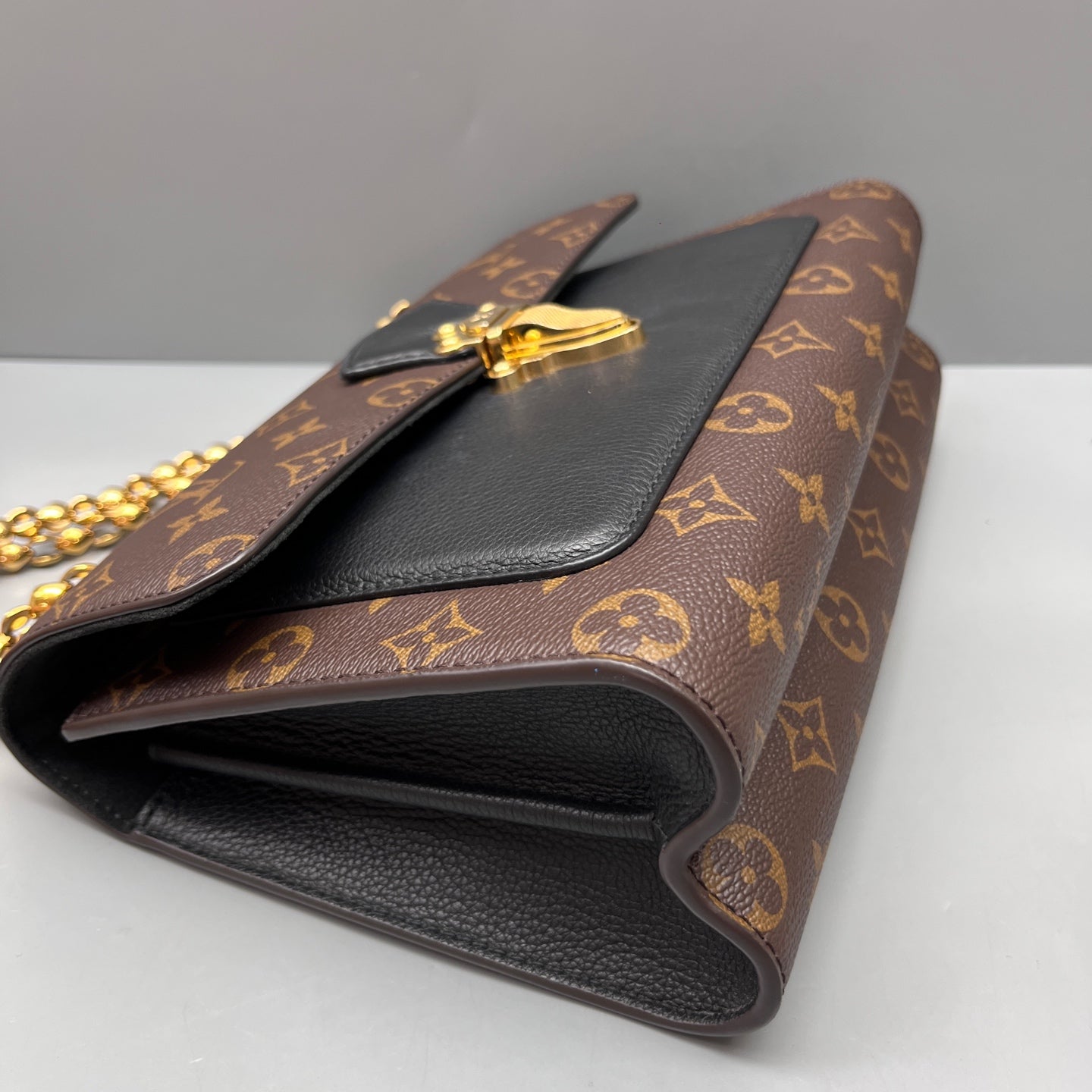 Louis Vuitton - Victoire - Leather - Multicolour - (medium)