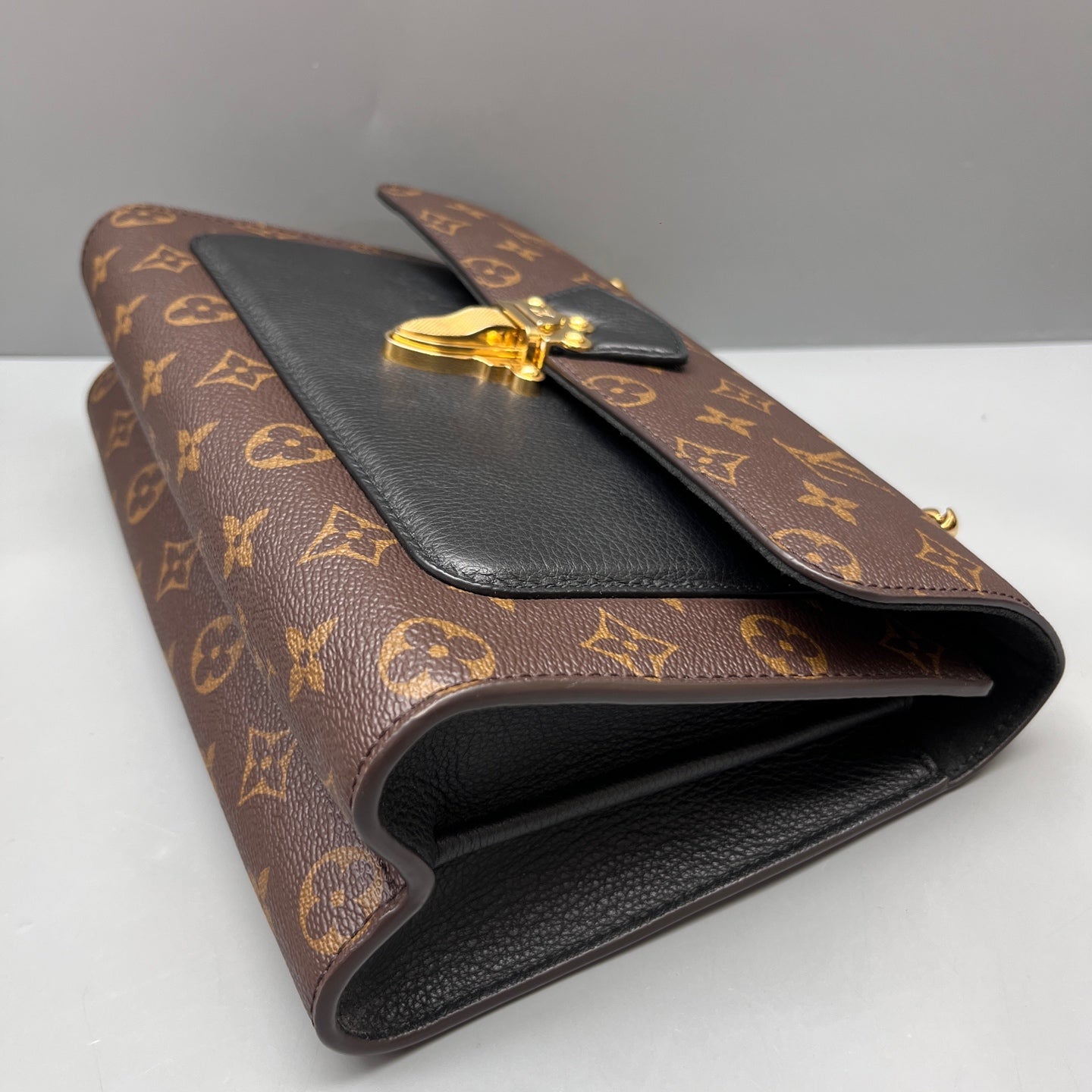 Louis Vuitton - Victoire - Leather - Multicolour - (medium)