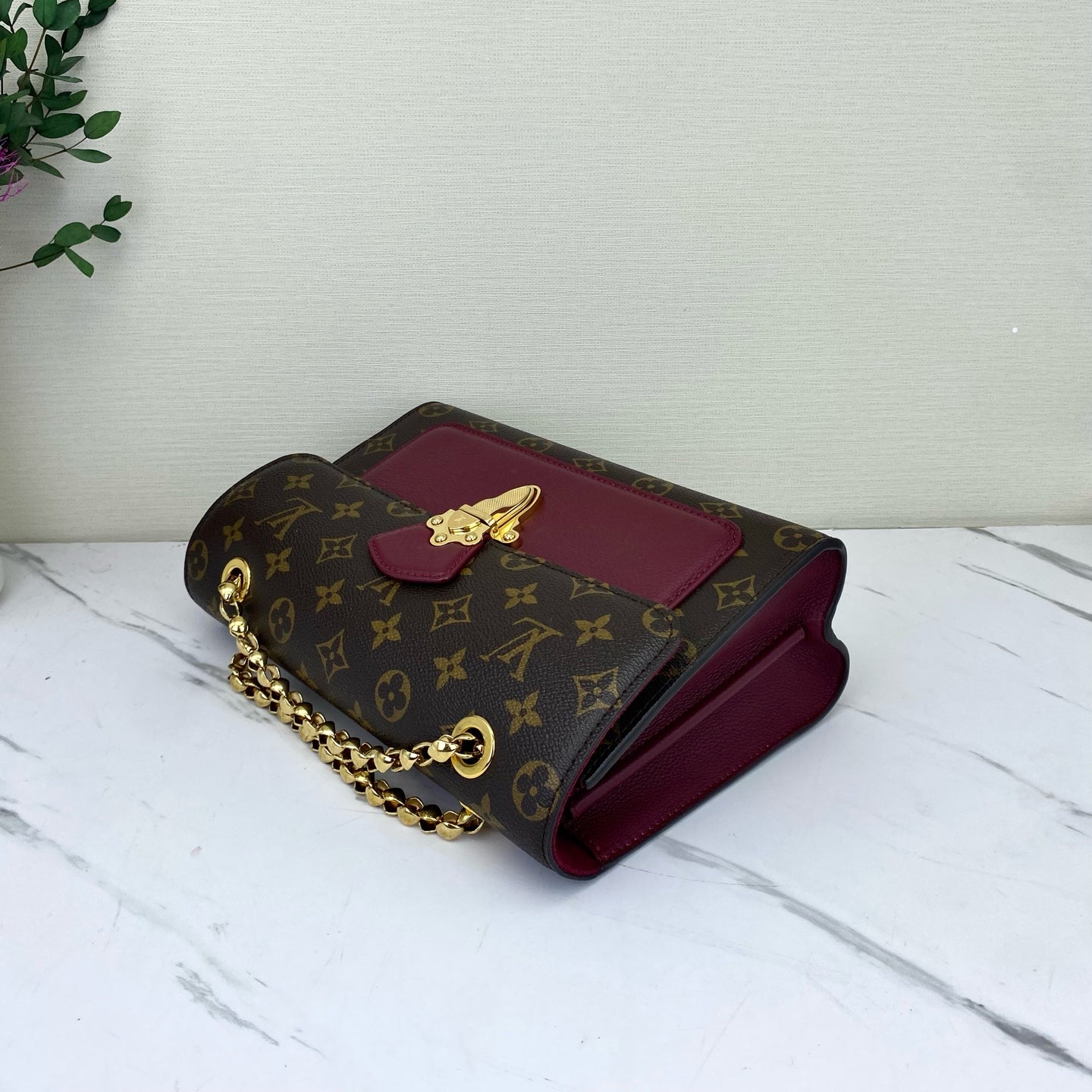 Louis Vuitton - Victoire - Leather - Multicolour - (medium)