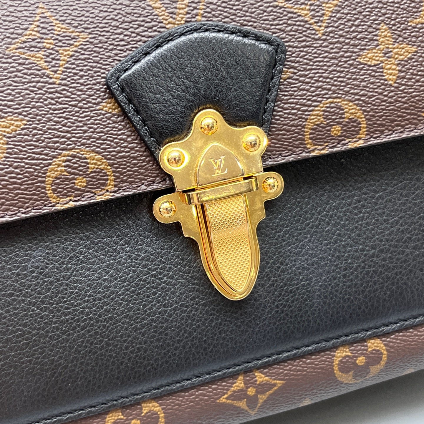 Louis Vuitton - Victoire - Leather - Multicolour - (medium)