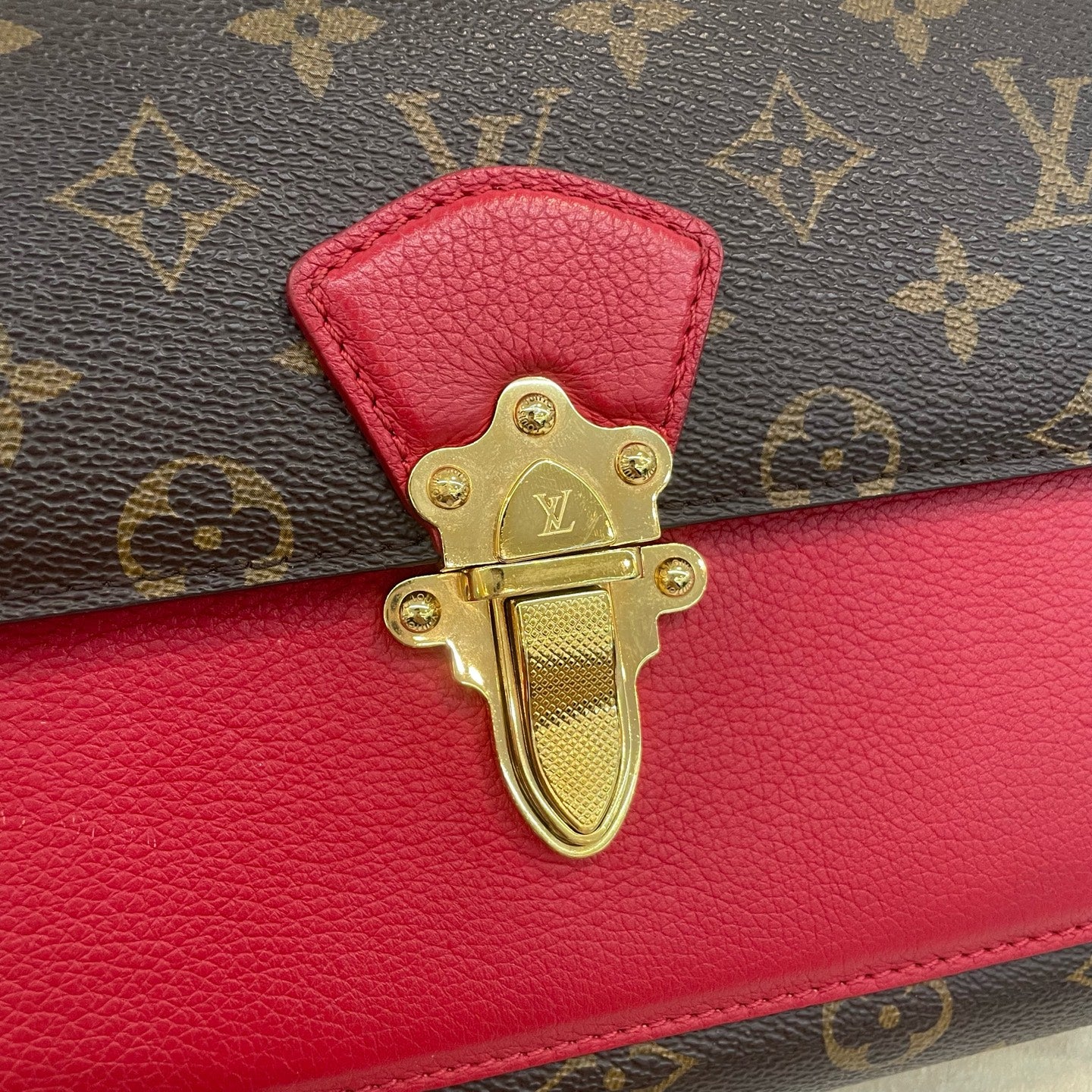 Louis Vuitton - Victoire - Leather - Multicolour - (medium)