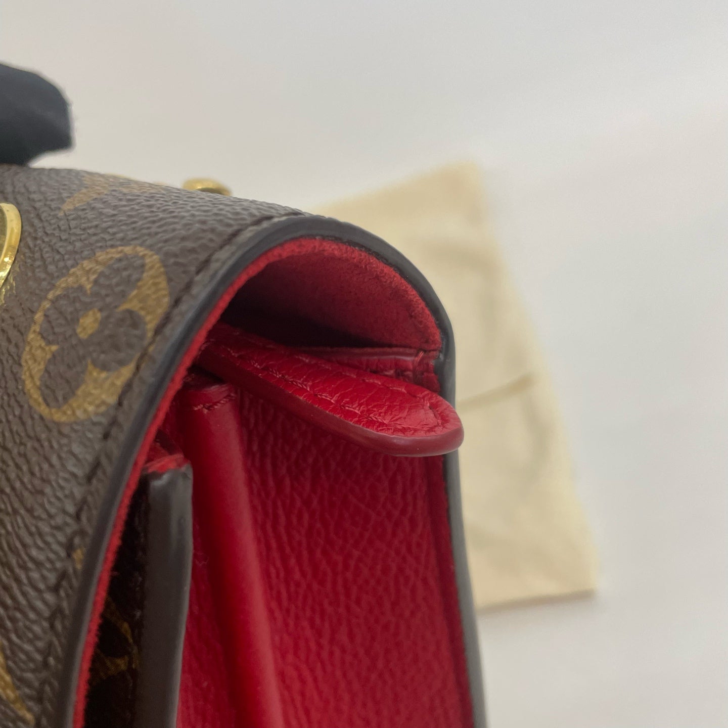 Louis Vuitton - Victoire - Leather - Multicolour - (medium)