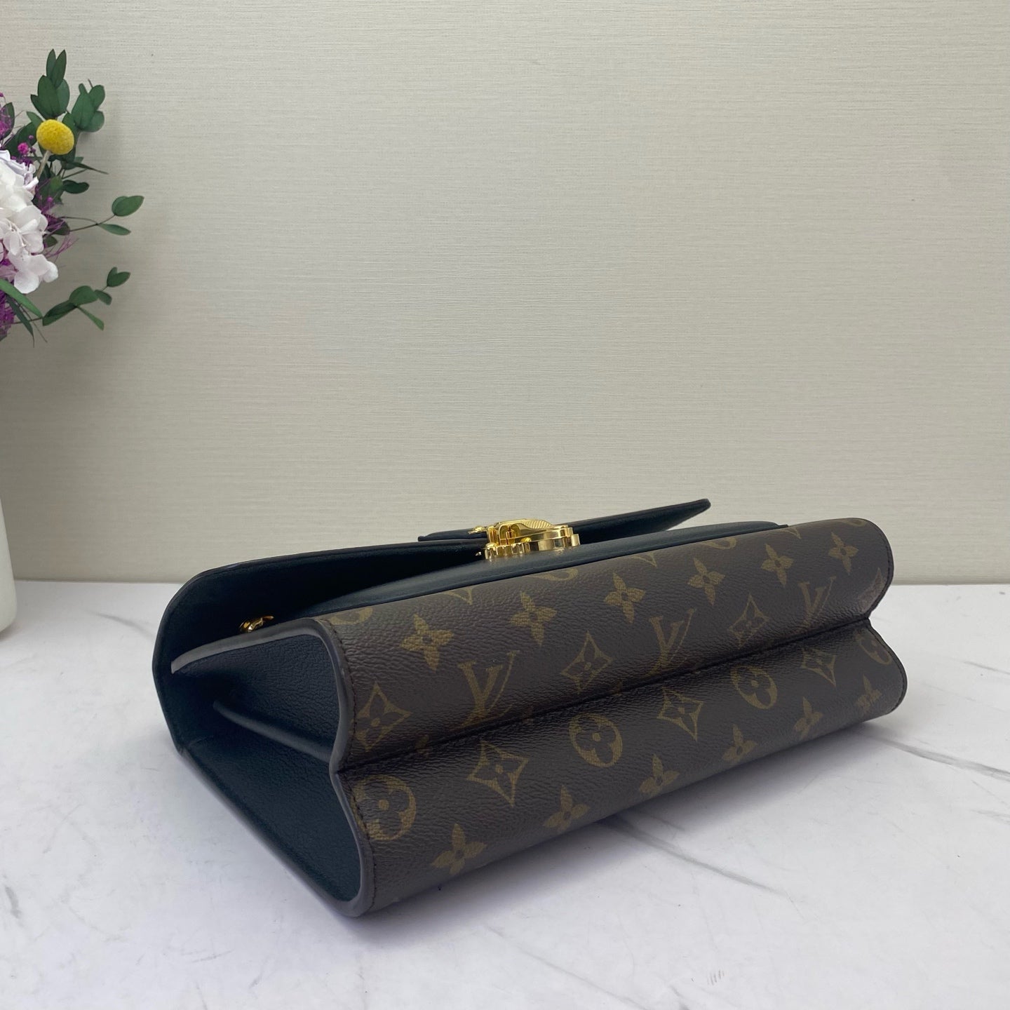 Louis Vuitton - Victoire - Monogram canvas with grained leather trim - Brown and Black with Gold-Tone Hardware - (medium)