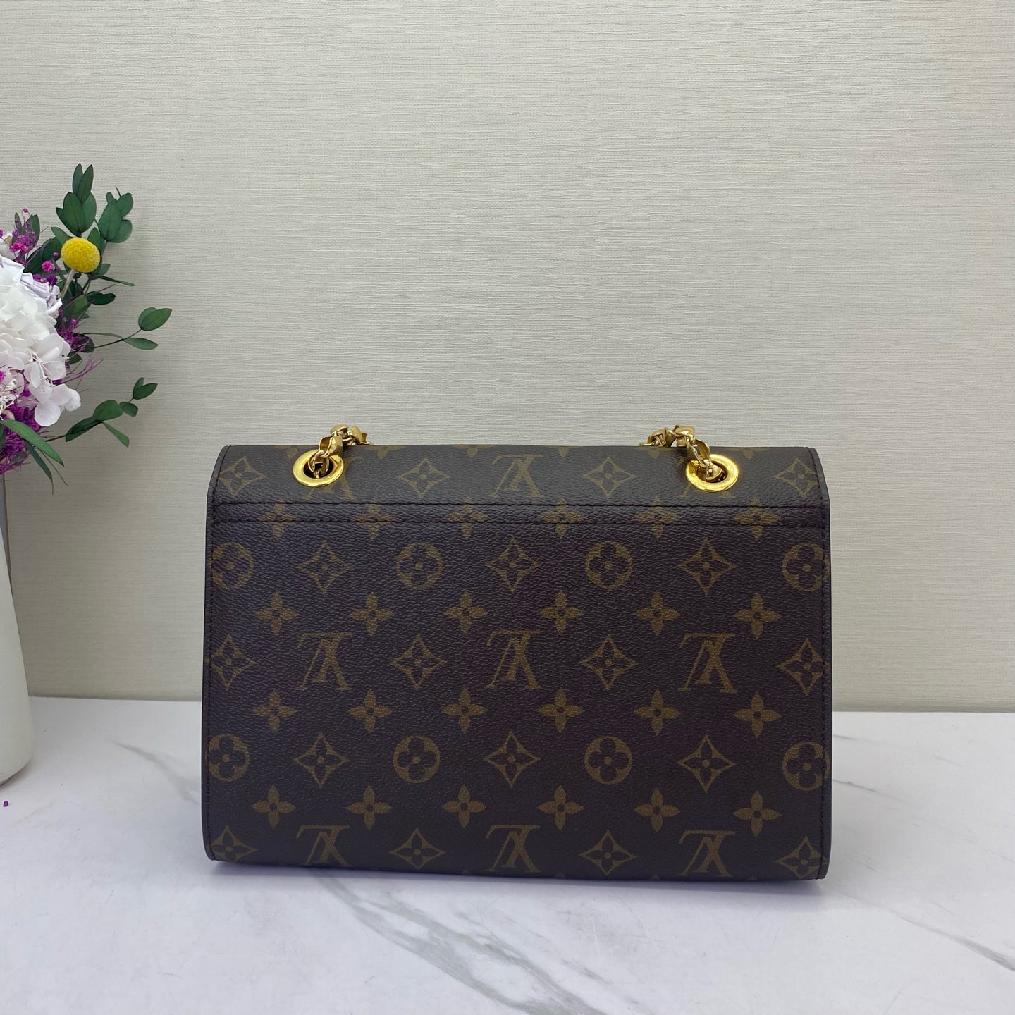 Louis Vuitton - Victoire - Monogram canvas with grained leather trim - Brown and Black with Gold-Tone Hardware - (medium)