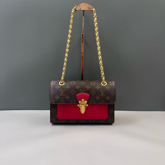 Louis Vuitton - Victoire - Monogram coated canvas and smooth leather - Brown and Red - (medium)