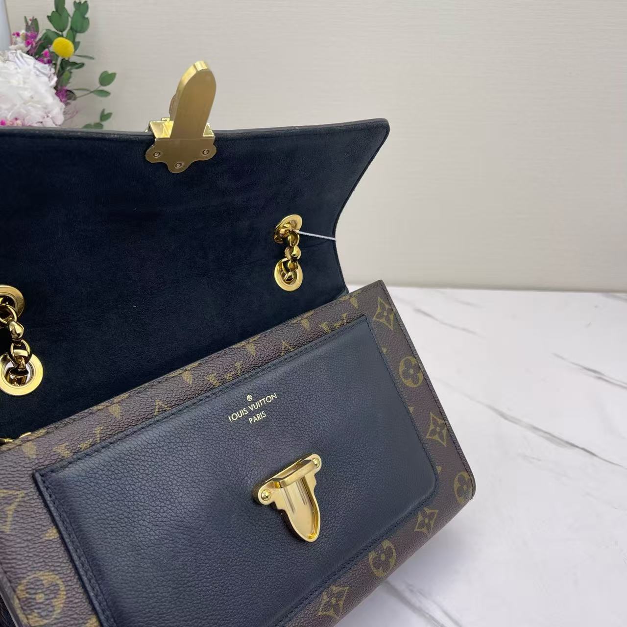 Louis Vuitton - Victoire - Monogram coated canvas with grained leather trim - Brown and Black with Gold-Tone Hardware - (medium)