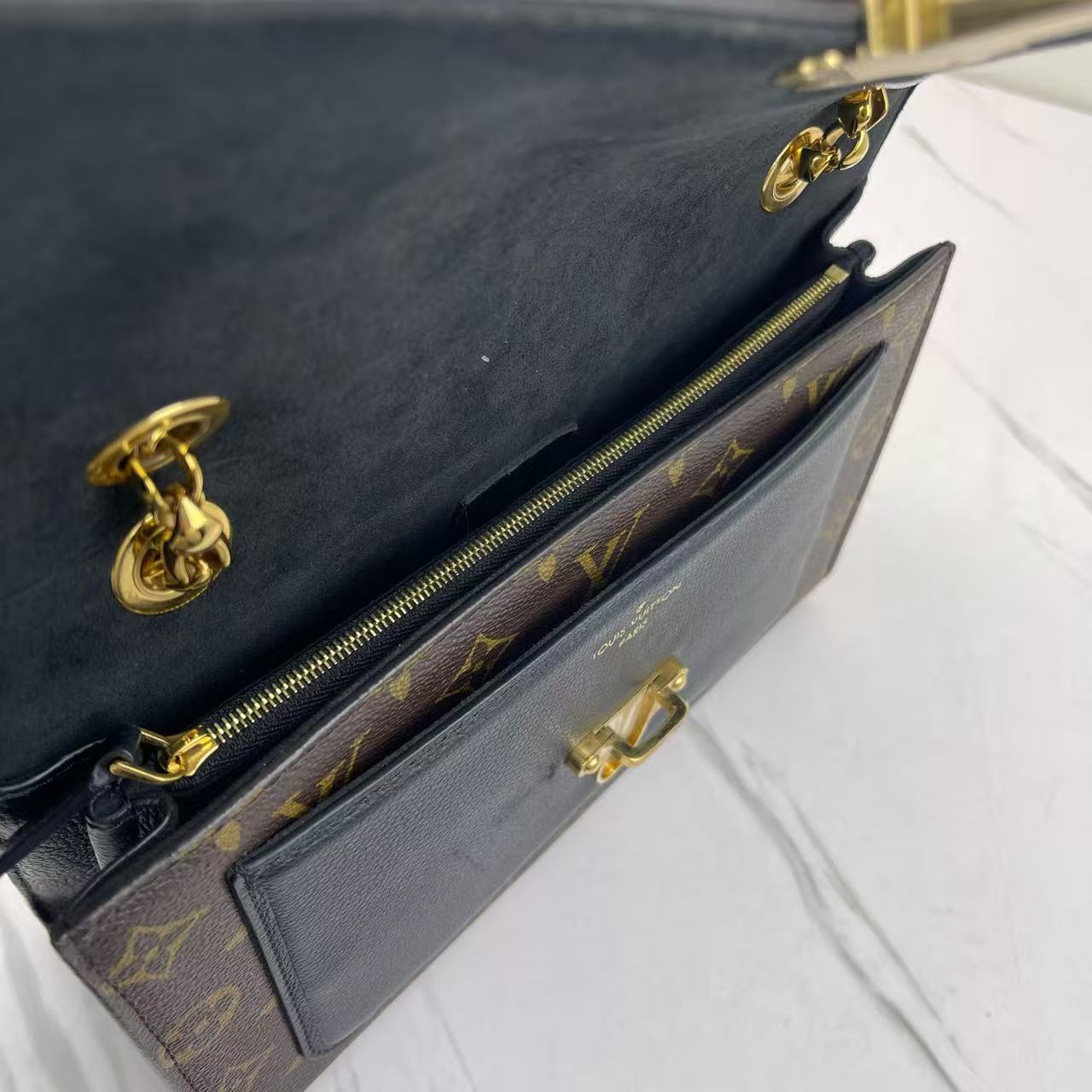 Louis Vuitton - Victoire - Monogram coated canvas with grained leather trim - Brown and Black with Gold-Tone Hardware - (medium)