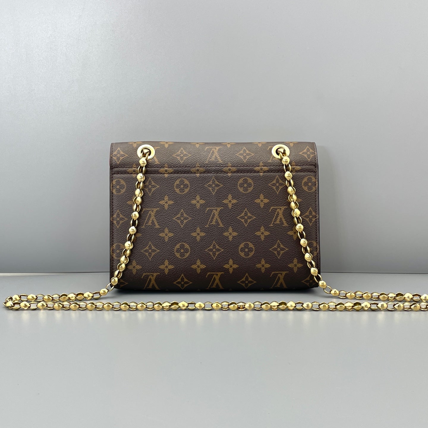 Louis Vuitton - Victoria Chain Bag - Monogram coated canvas and leather - Brown and Red - (Medium)