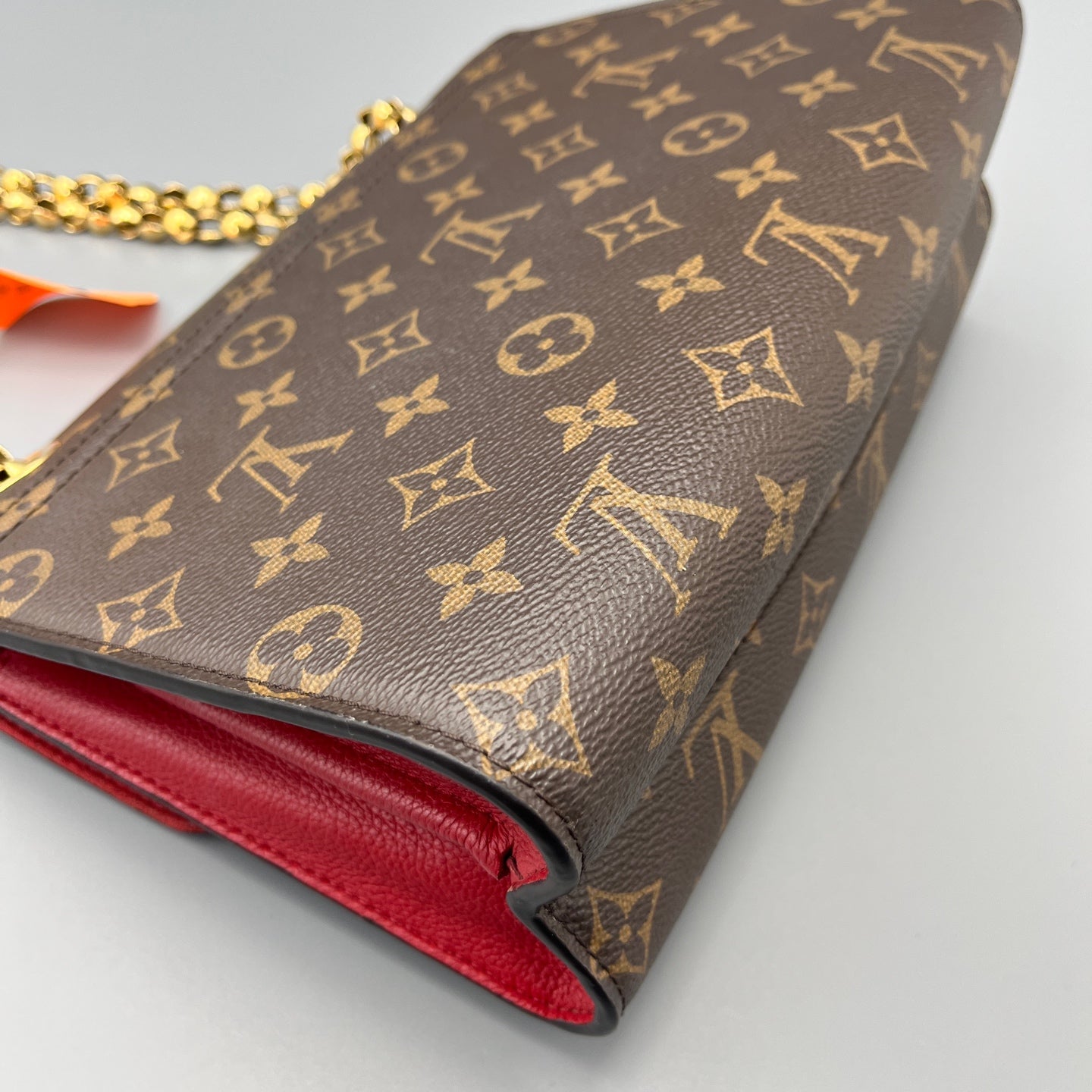 Louis Vuitton - Victoria Chain Bag - Monogram coated canvas and leather - Brown and Red - (Medium)