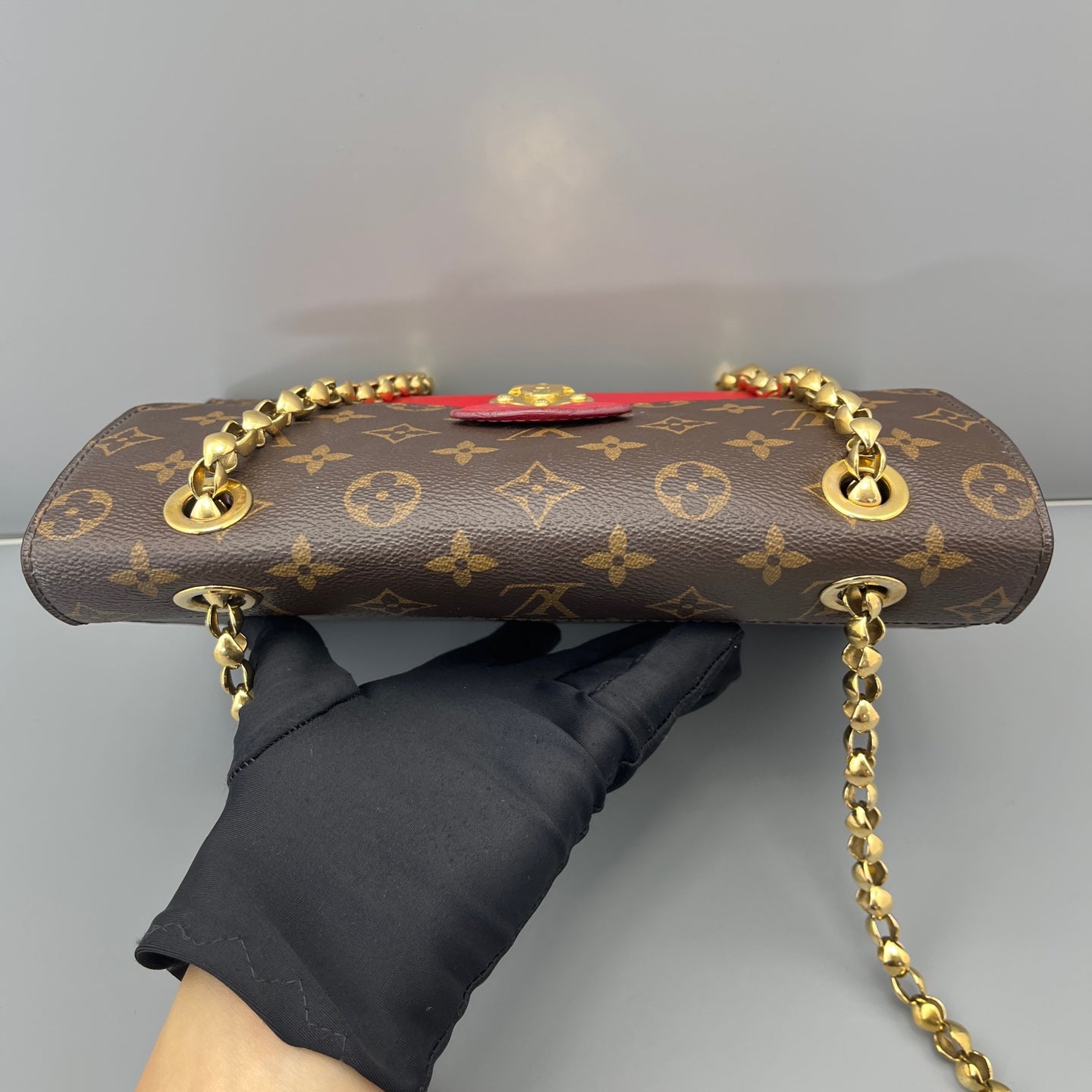 Louis Vuitton - Victoria Chain Bag - Monogram coated canvas and leather - Brown and Red - (Medium)