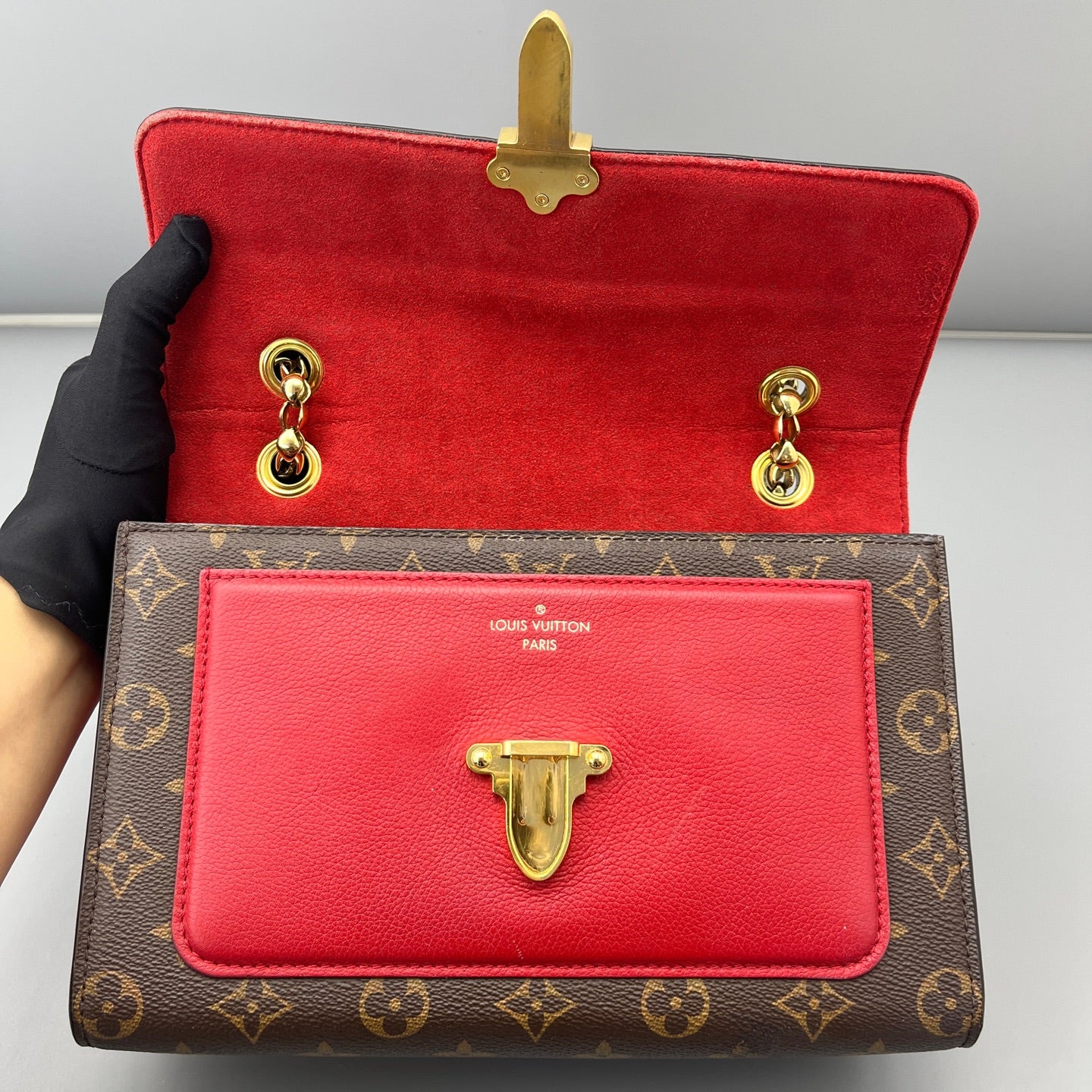 Louis Vuitton - Victoria Chain Bag - Monogram coated canvas and leather - Brown and Red - (Medium)