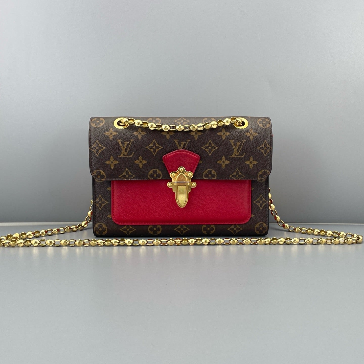 Louis Vuitton - Victoria Chain Bag - Monogram coated canvas with grained leather trim - Red - (medium)