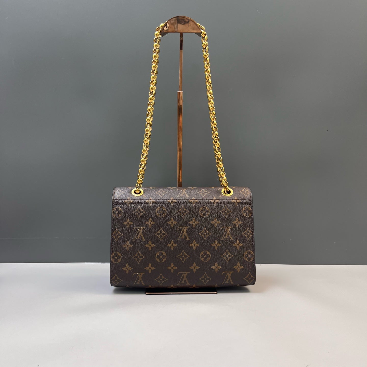 Louis Vuitton - Victoria - Leather - Multicolour - (medium)