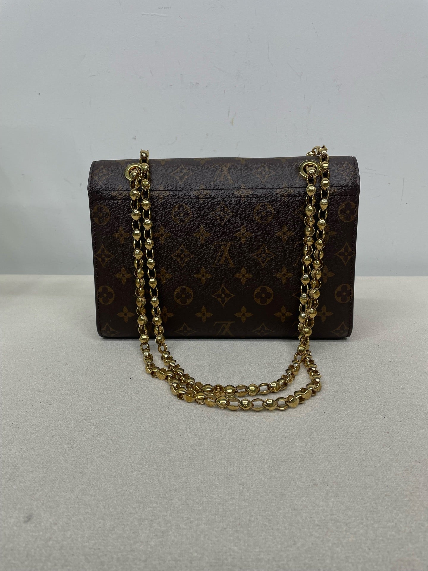 Louis Vuitton - Victoria - Leather - Multicolour - (medium)