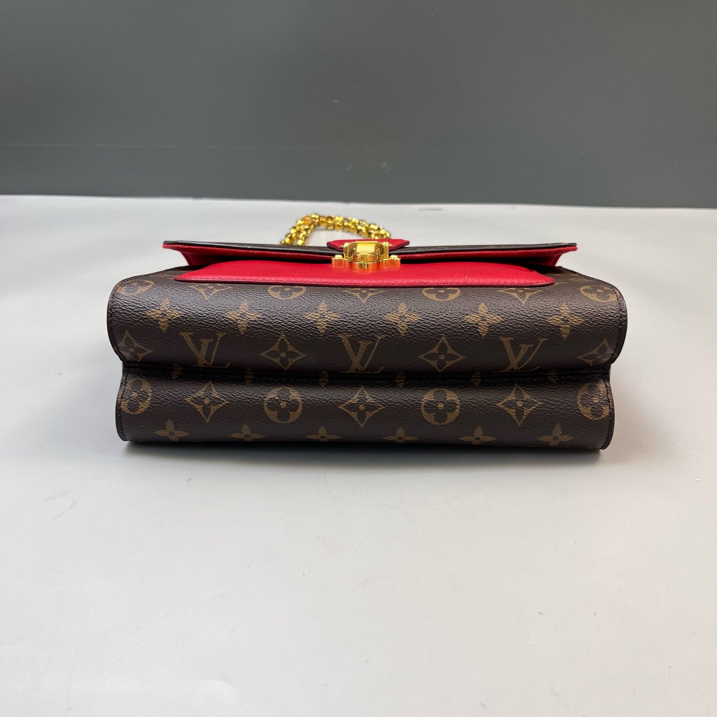 Louis Vuitton - Victoria - Leather - Multicolour - (medium)