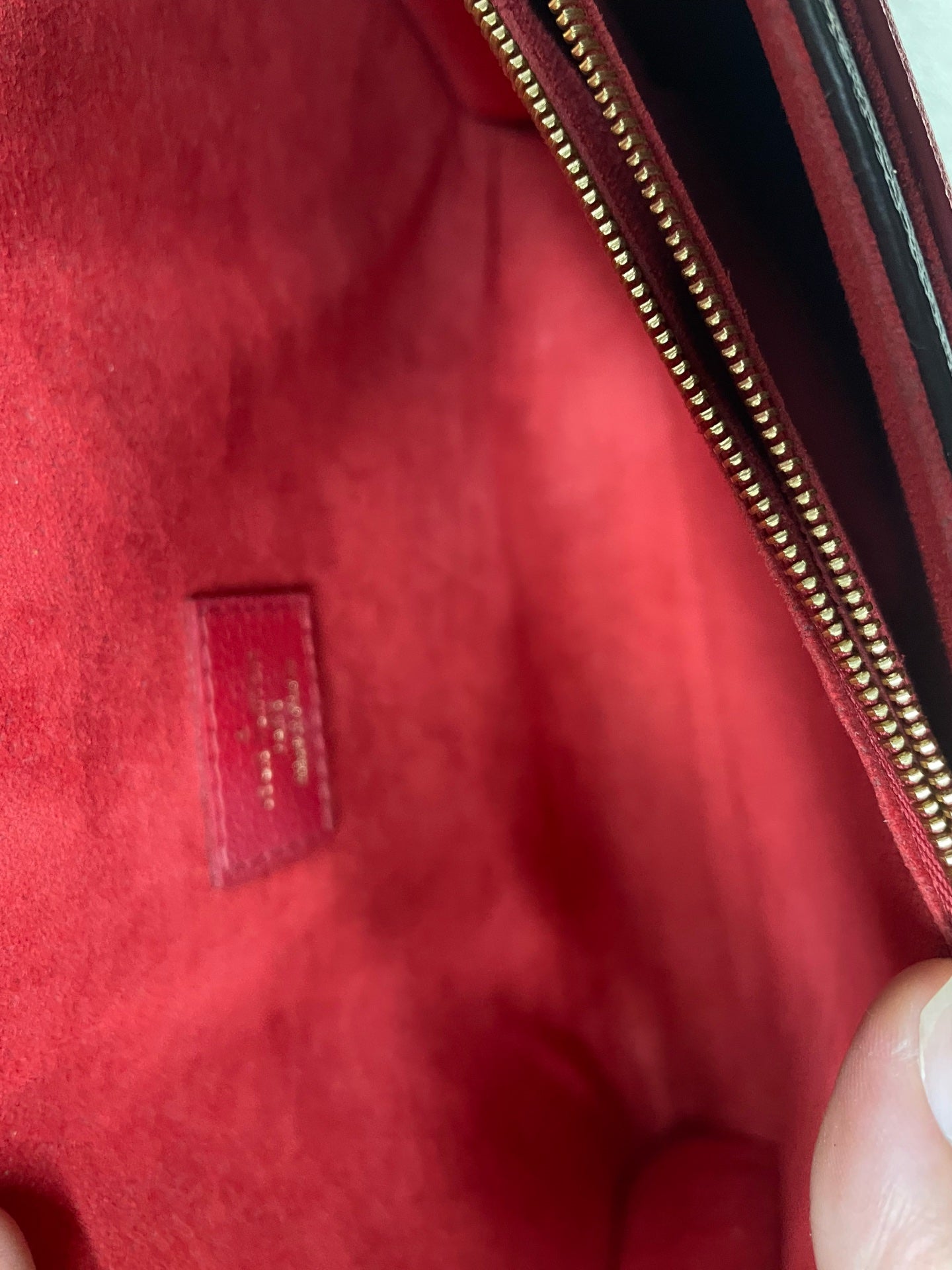 Louis Vuitton - Victoria - Leather - Multicolour - (medium)