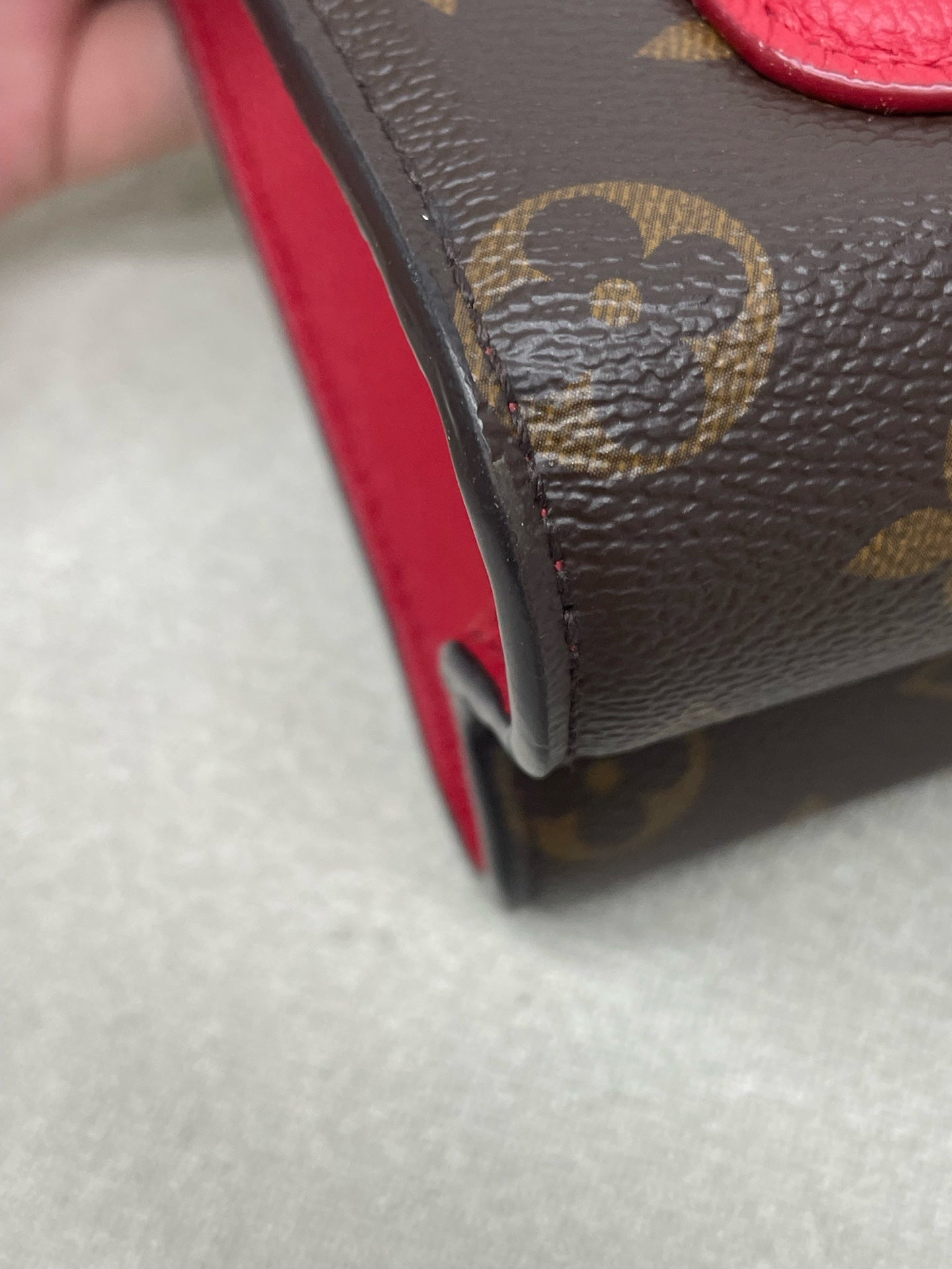 Louis Vuitton - Victoria - Leather - Multicolour - (medium)