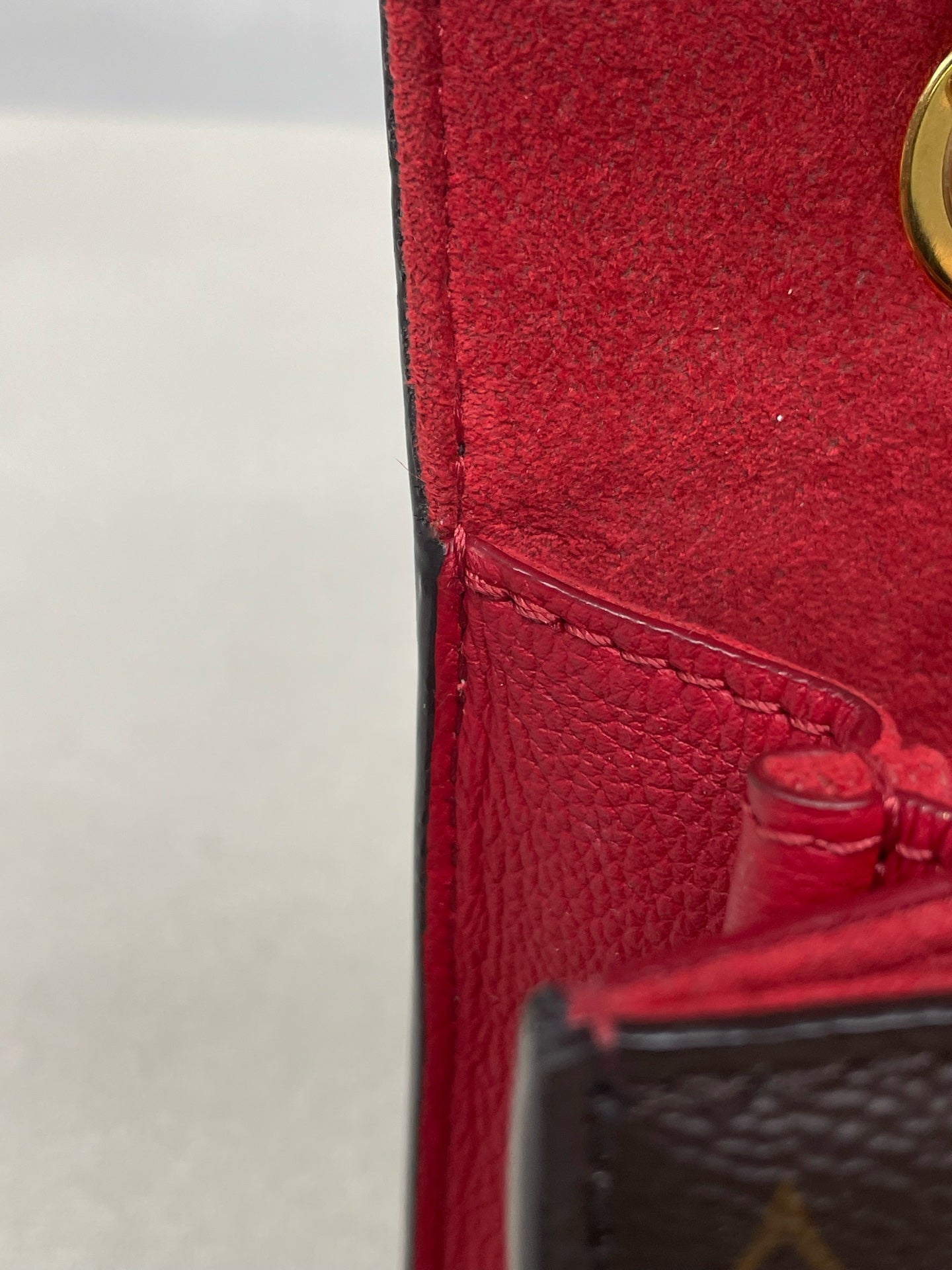 Louis Vuitton - Victoria - Leather - Multicolour - (medium)