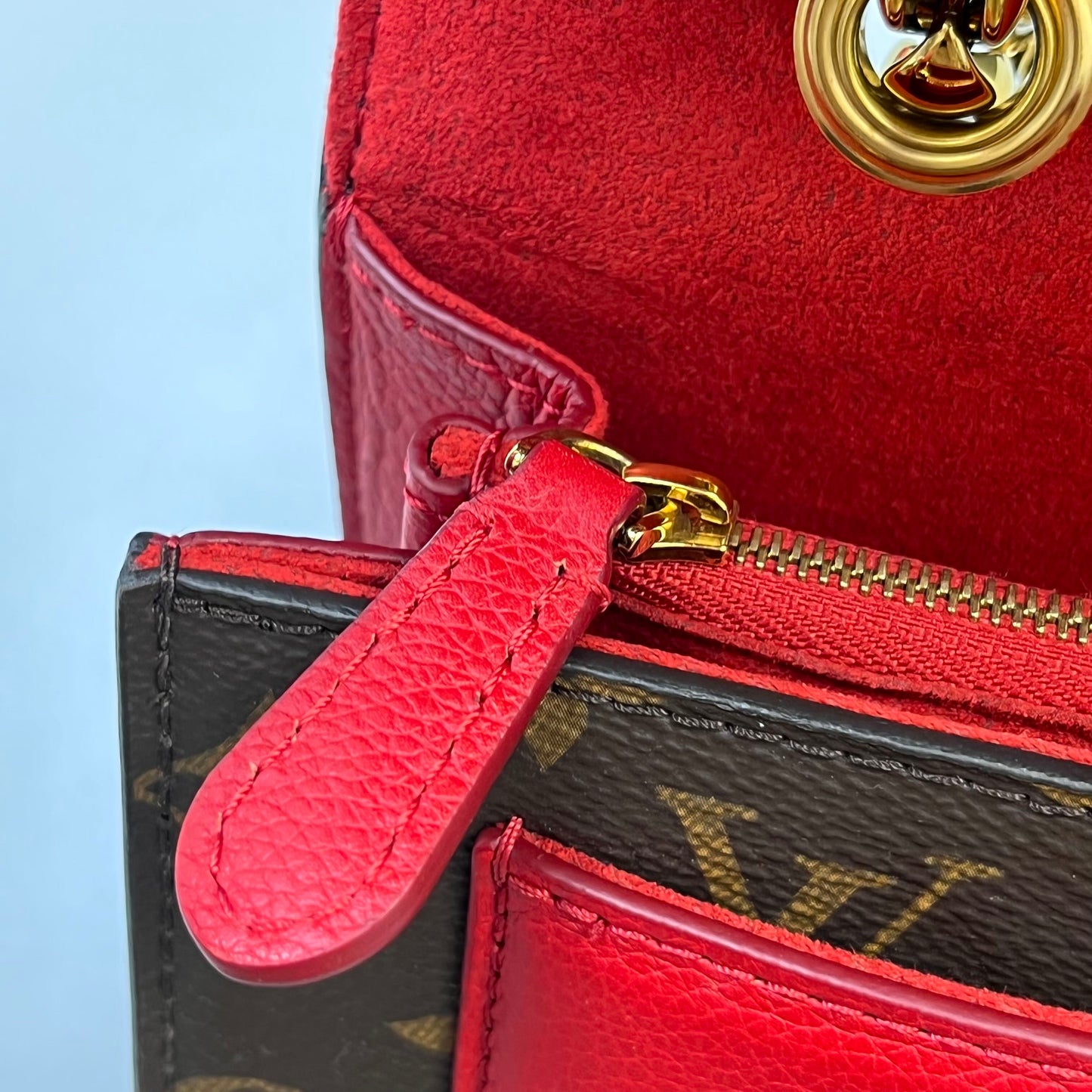 Louis Vuitton - Victoria - Leather - Multicolour - (medium)