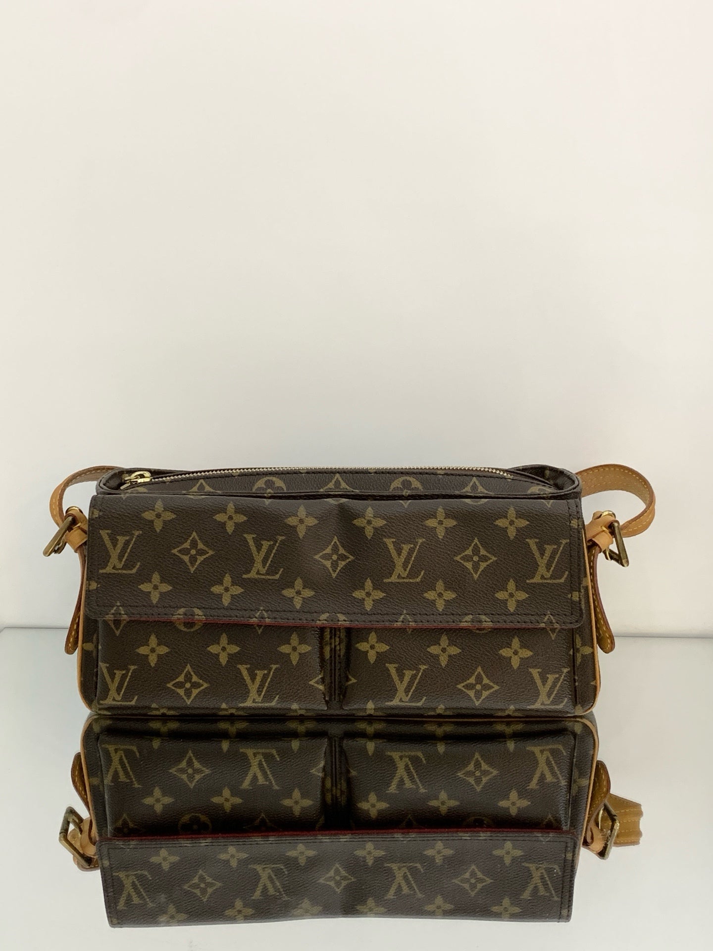 Louis Vuitton - Vintage Monogram Double Flap Shoulder Bag - Monogram coated canvas with Vachetta leather trim - Brown - (Small)