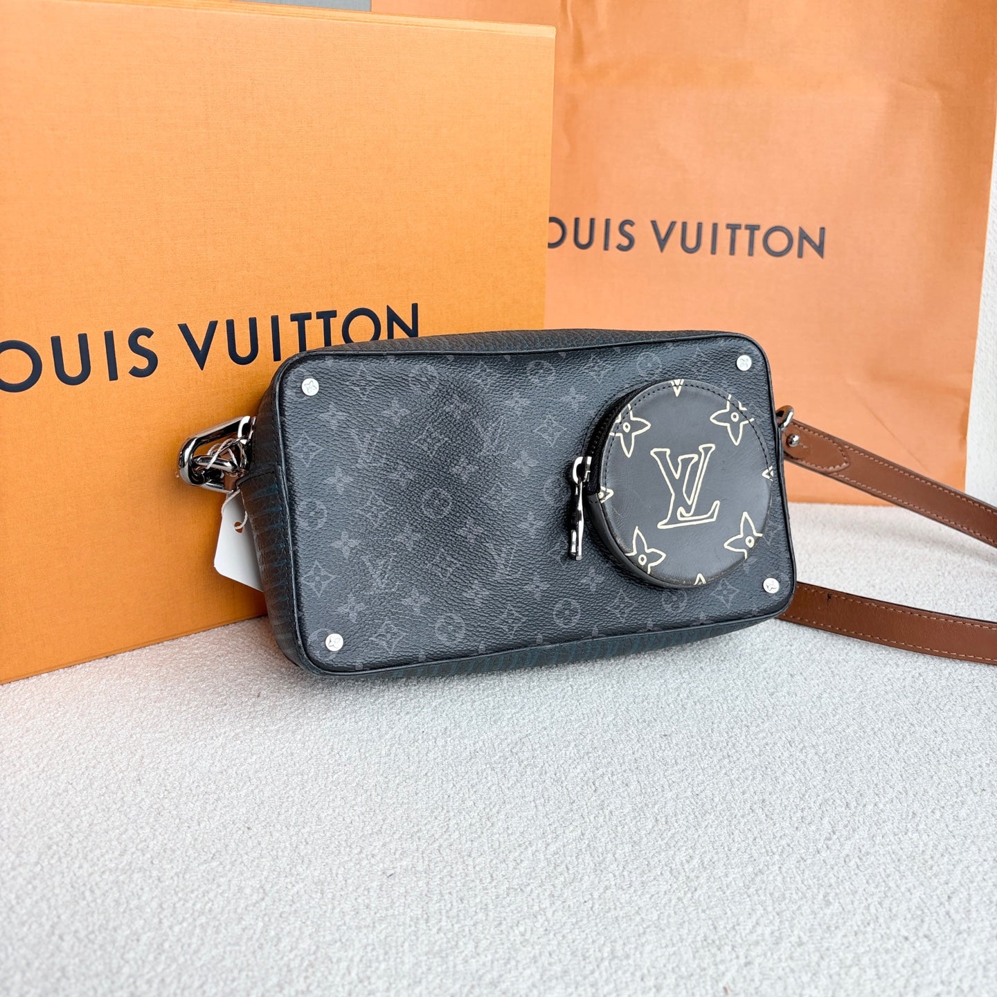 Louis Vuitton - Volga On Strap - Leather - Grey - (Small)