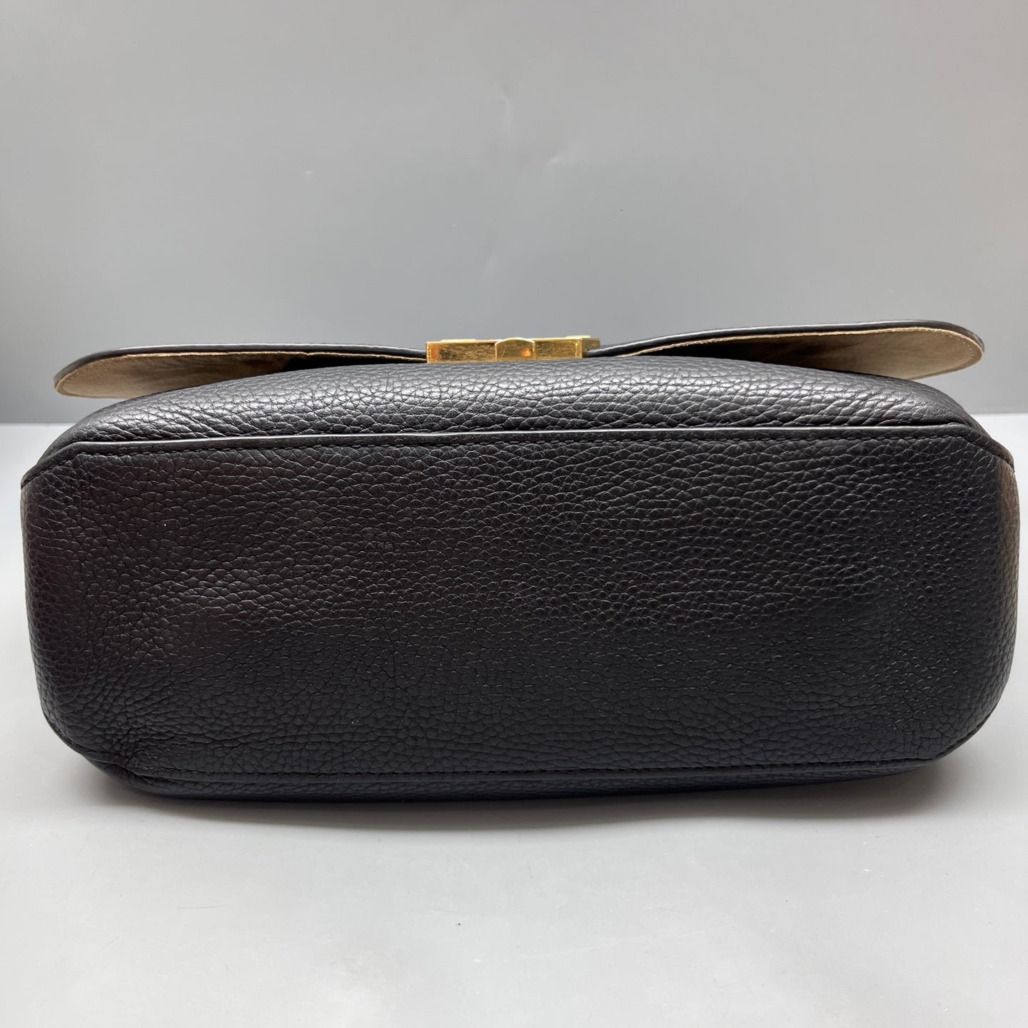 Louis Vuitton - Volta - Leather - Black - (medium)
