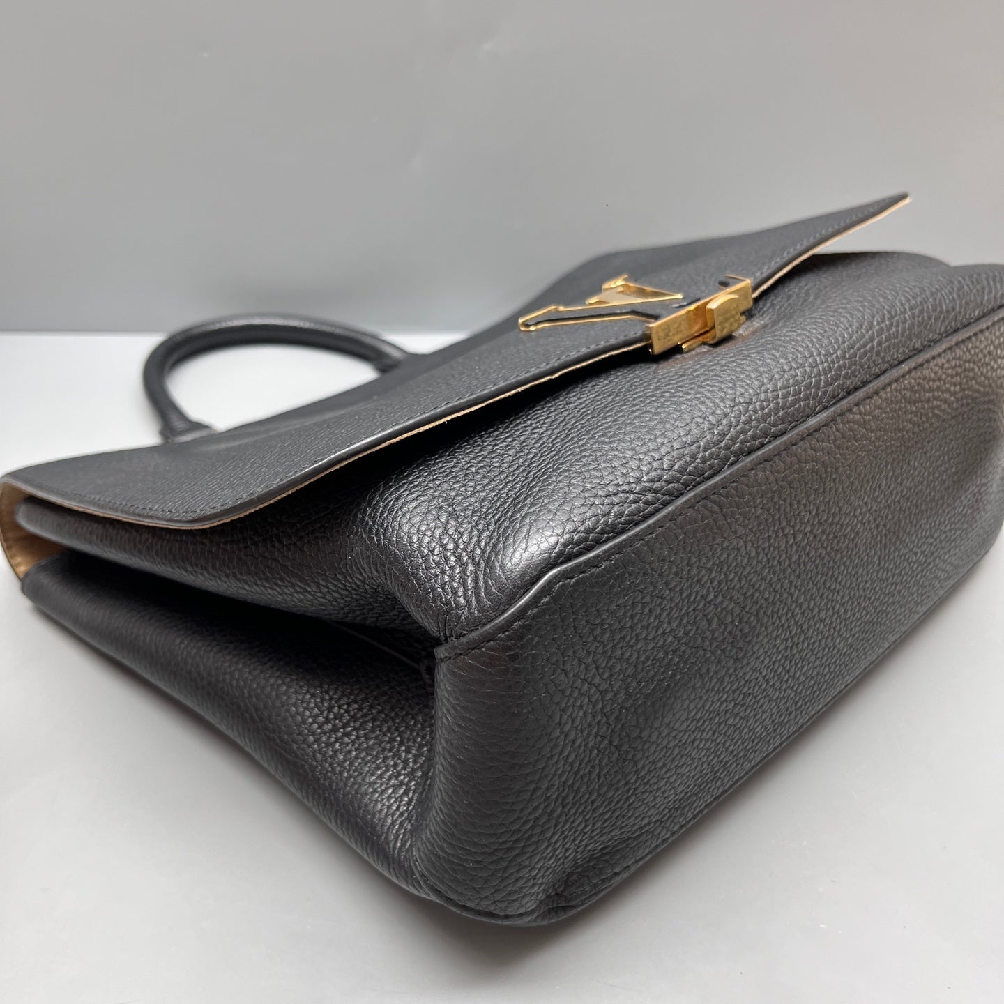 Louis Vuitton - Volta - Leather - Black - (medium)