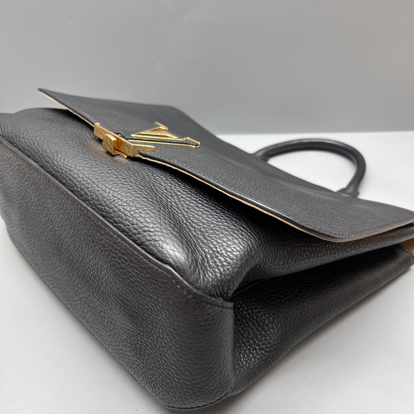 Louis Vuitton - Volta - Leather - Black - (medium)