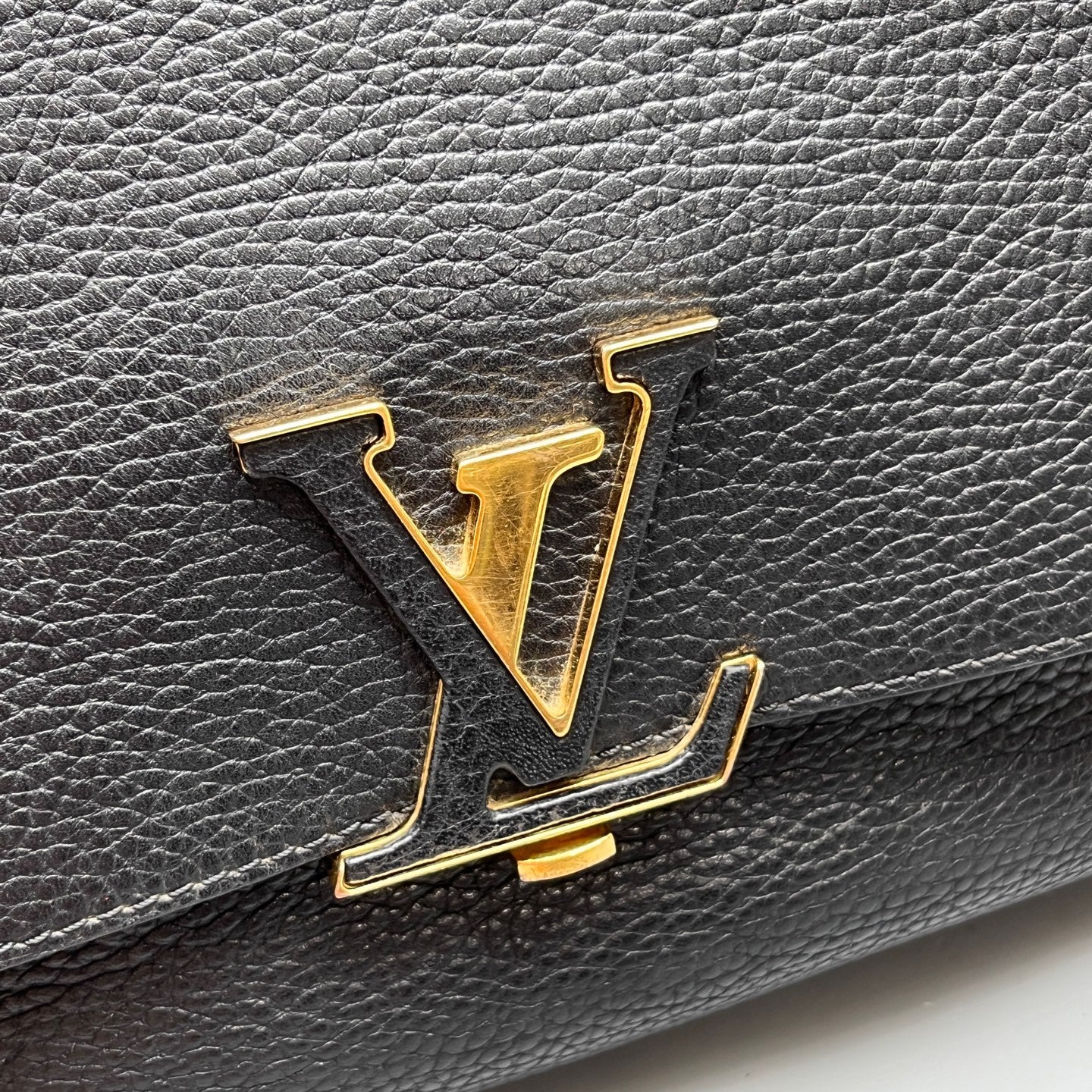Louis Vuitton - Volta - Leather - Black - (medium)