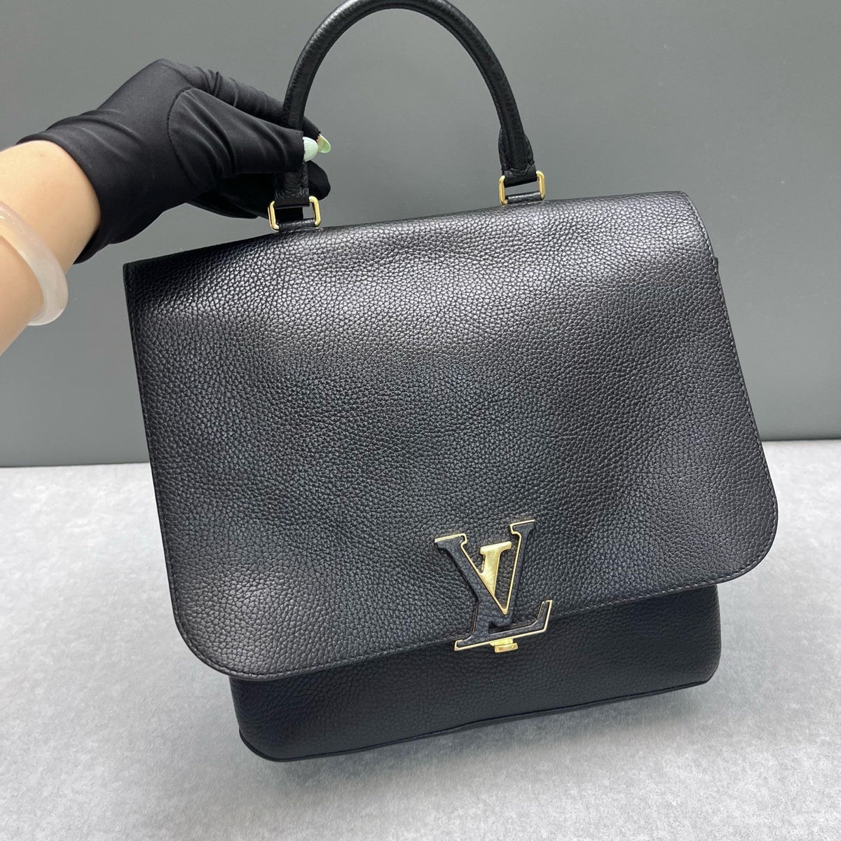 Louis Vuitton - Volta - Leather - Black - (medium)