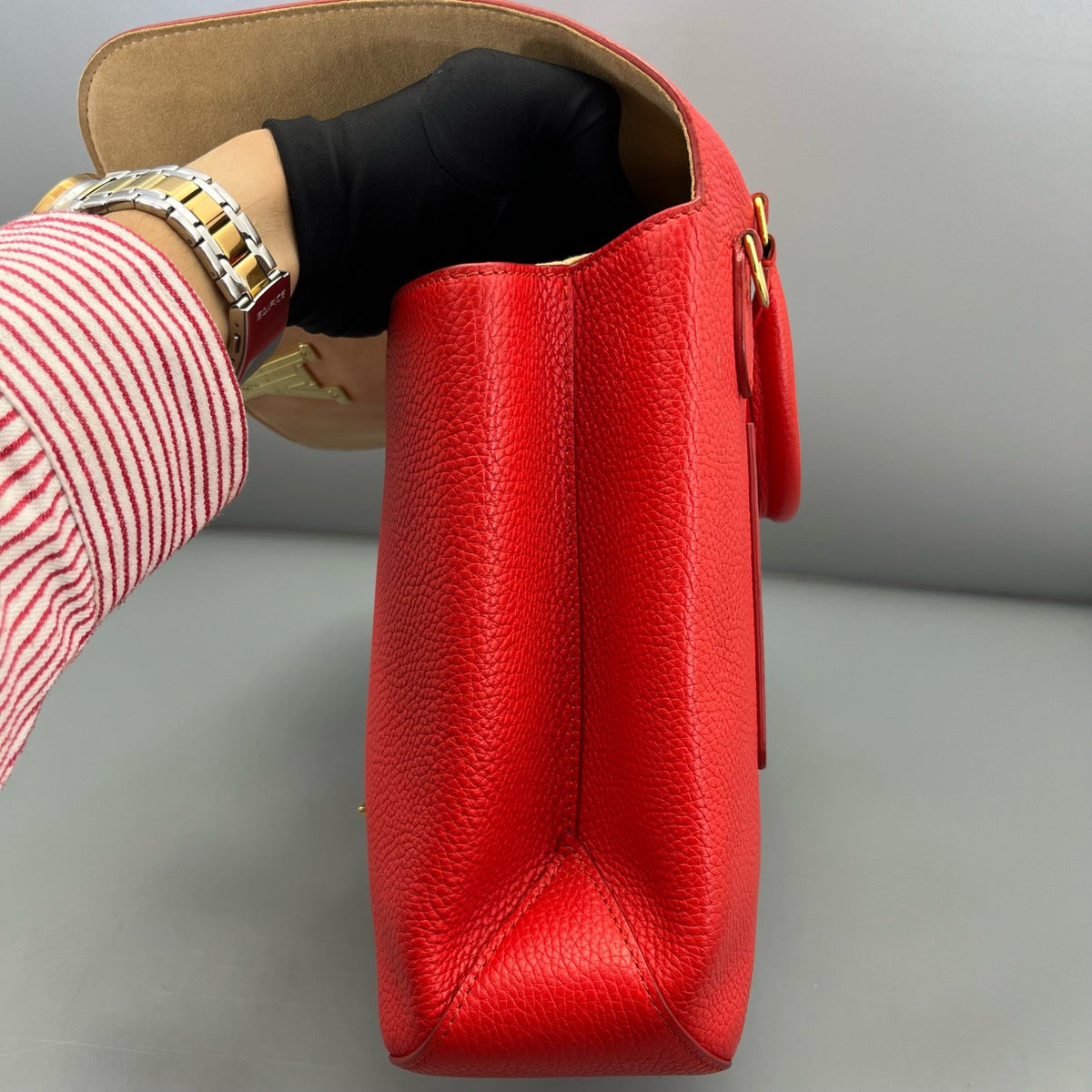Louis Vuitton - Volta - Leather - Red - (medium)