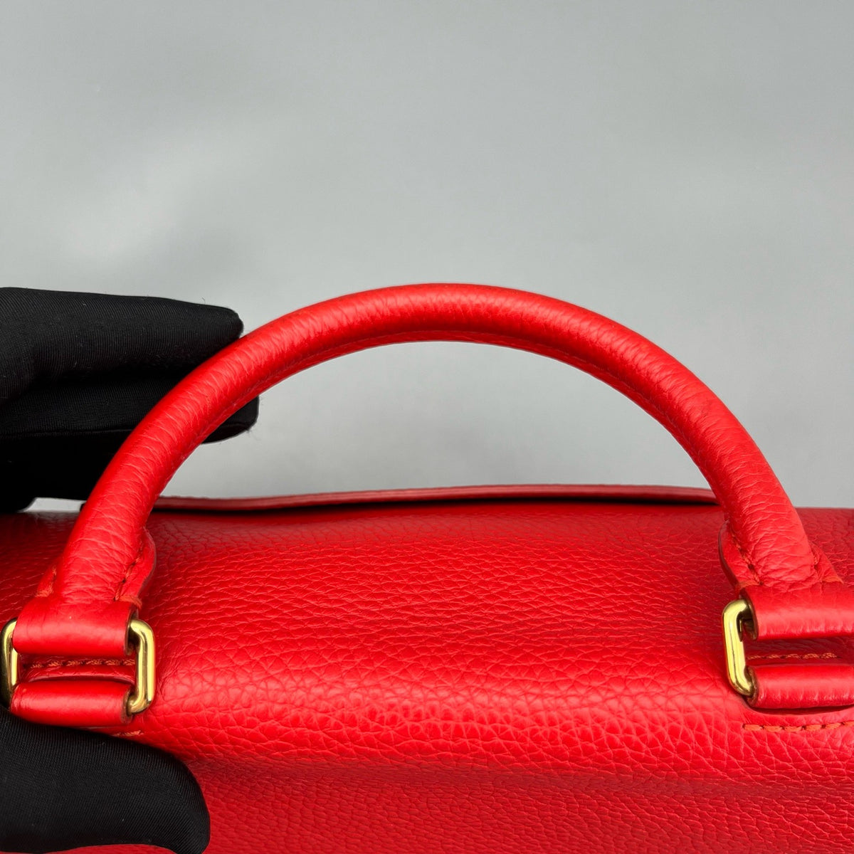 Louis Vuitton - Volta - Leather - Red - (medium)