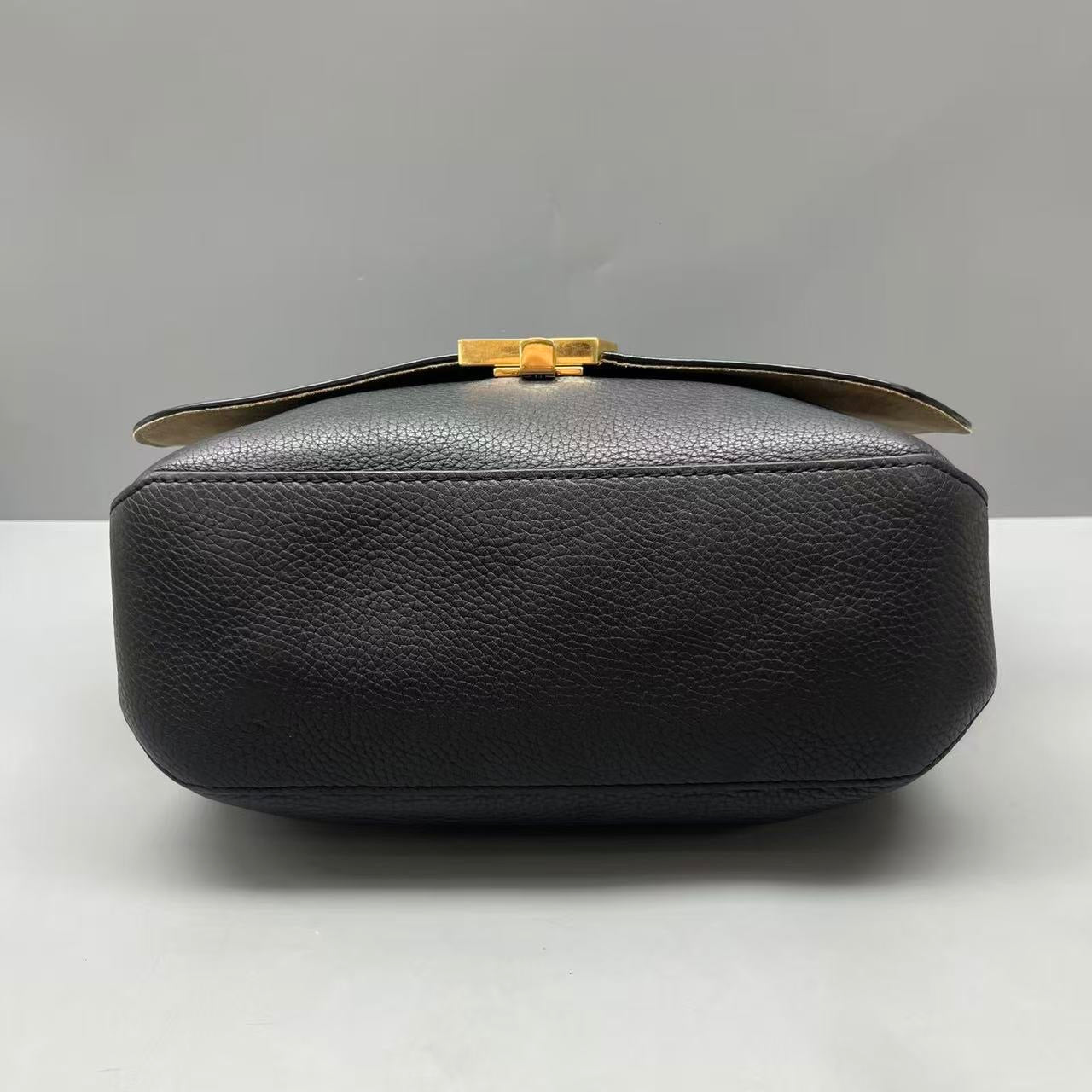 Louis Vuitton - Volta - Taurillon leather - Black - (medium)