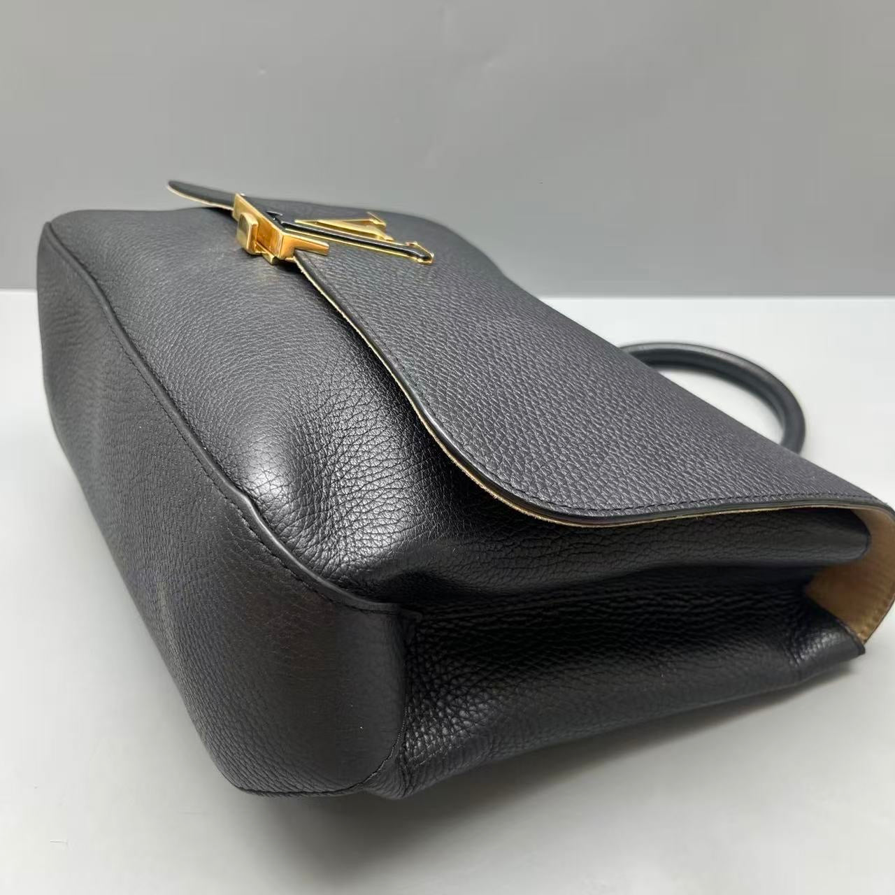 Louis Vuitton - Volta - Taurillon leather - Black - (medium)