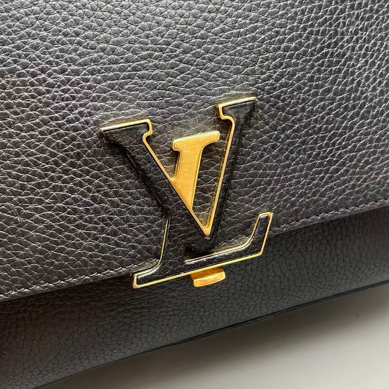 Louis Vuitton - Volta - Taurillon leather - Black - (medium)
