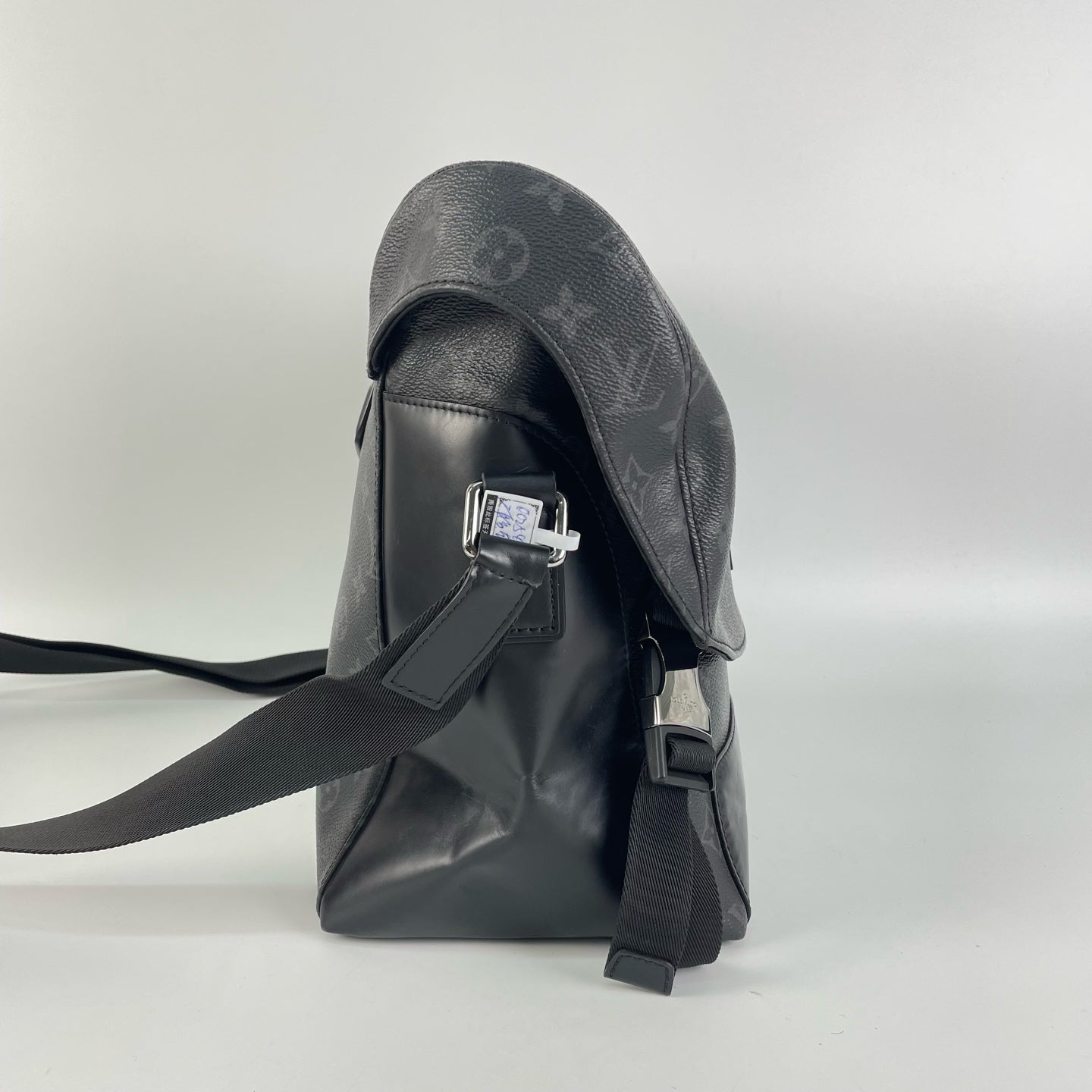 Louis Vuitton - Voyager - Leather - Black - (medium)