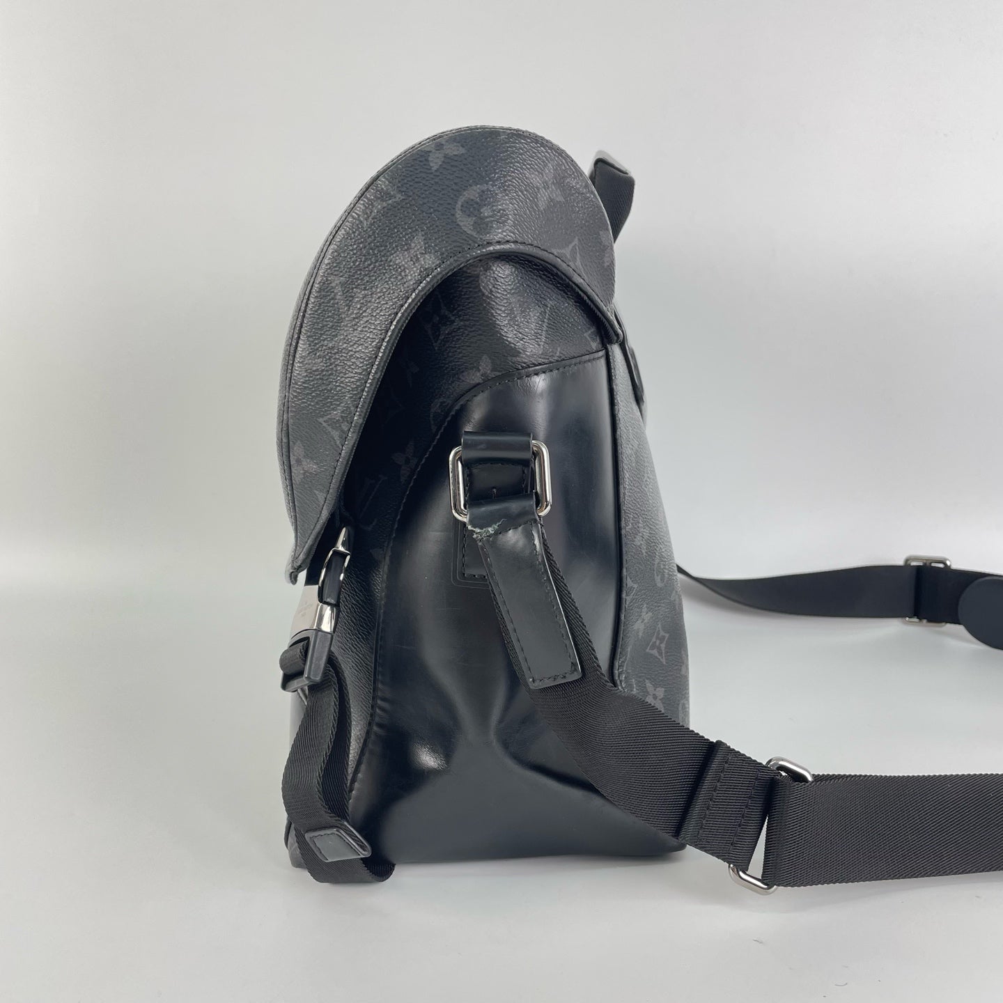 Louis Vuitton - Voyager - Leather - Black - (medium)