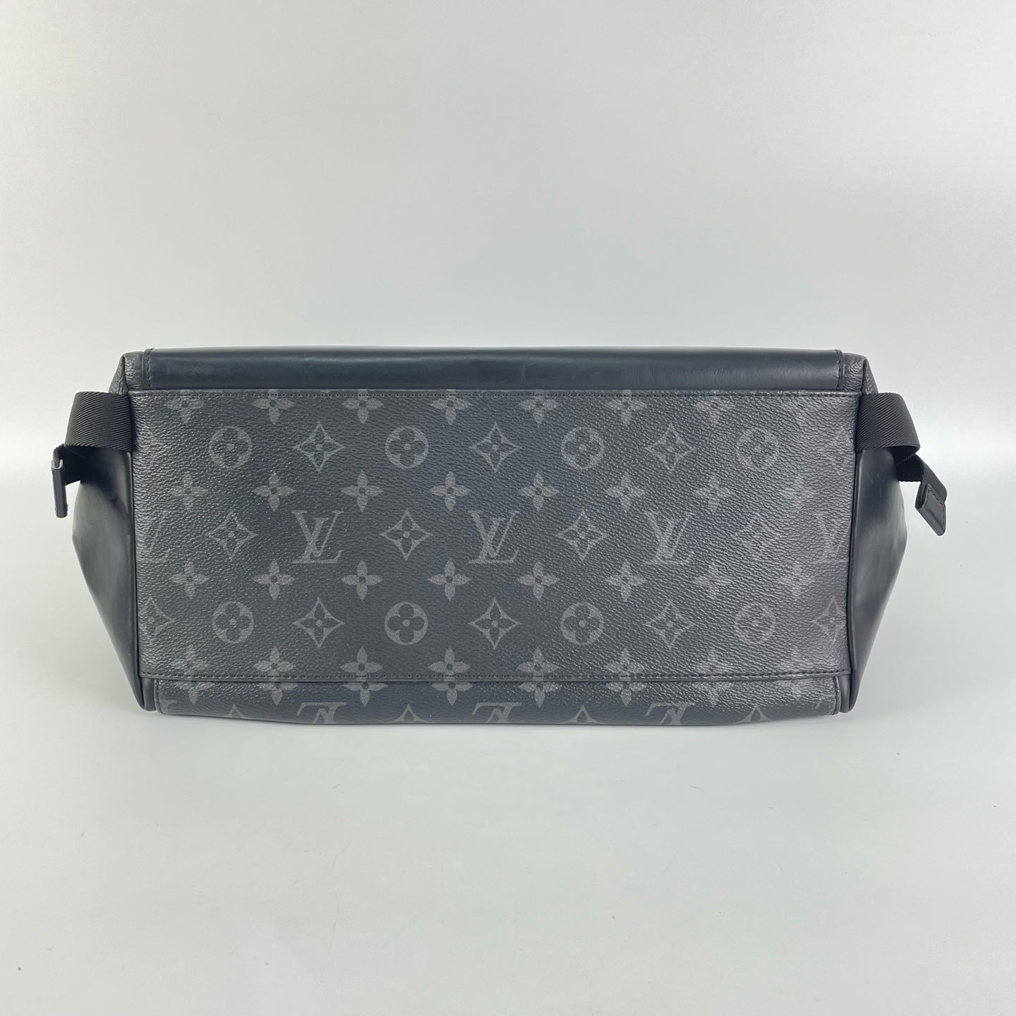 Louis Vuitton - Voyager - Leather - Black - (medium)