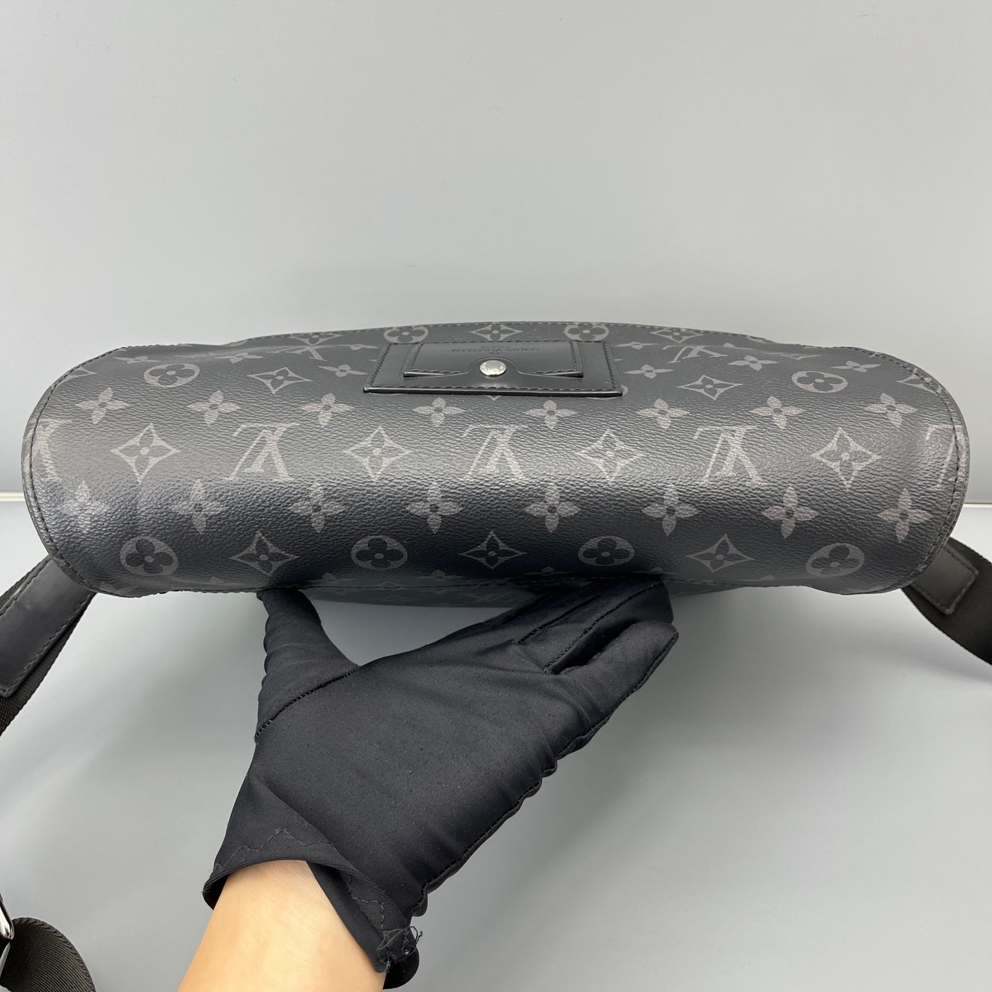Louis Vuitton - Voyager Messenger Bag - Monogram Eclipse coated canvas with cowhide leather trim - Black - (medium)