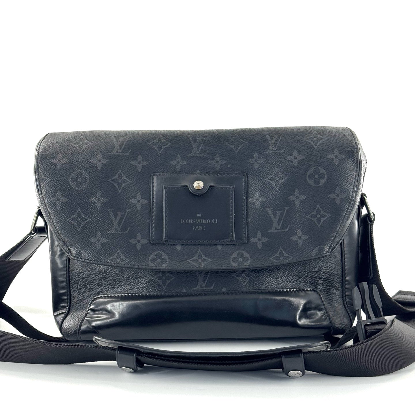 Louis Vuitton - Voyager Messenger Bag - Monogram Eclipse coated canvas with grained leather trim - Black - (Medium)