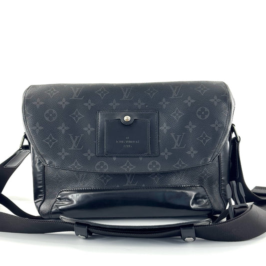 Louis Vuitton - Voyager Messenger Bag - Monogram Eclipse coated canvas with grained leather trim - Black - (Medium)