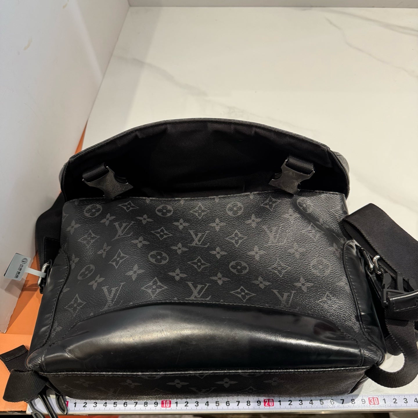 Louis Vuitton - Voyager Messenger Bag - Monogram Eclipse coated canvas with grained leather trim - Black - (Medium)