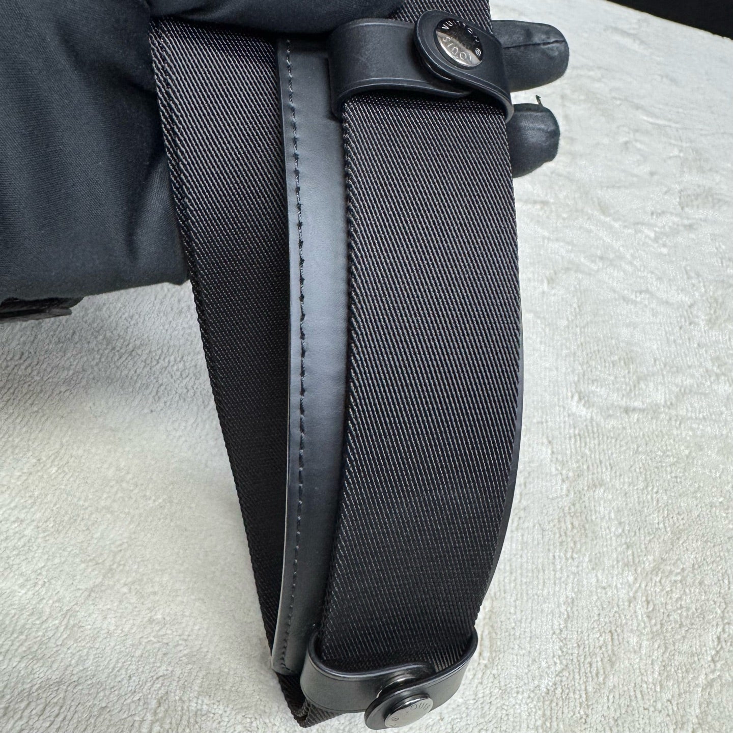 Louis Vuitton - Voyager Messenger Bag - Monogram Eclipse coated canvas with leather trim - Black - (medium)
