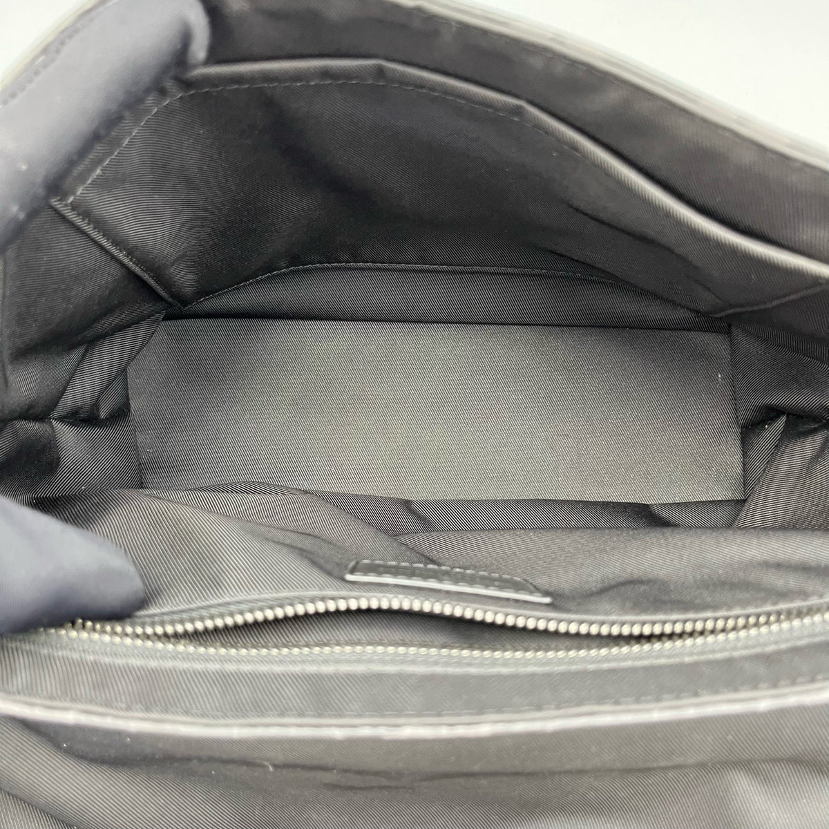 Louis Vuitton - Voyager Messenger - Synthetic - Black