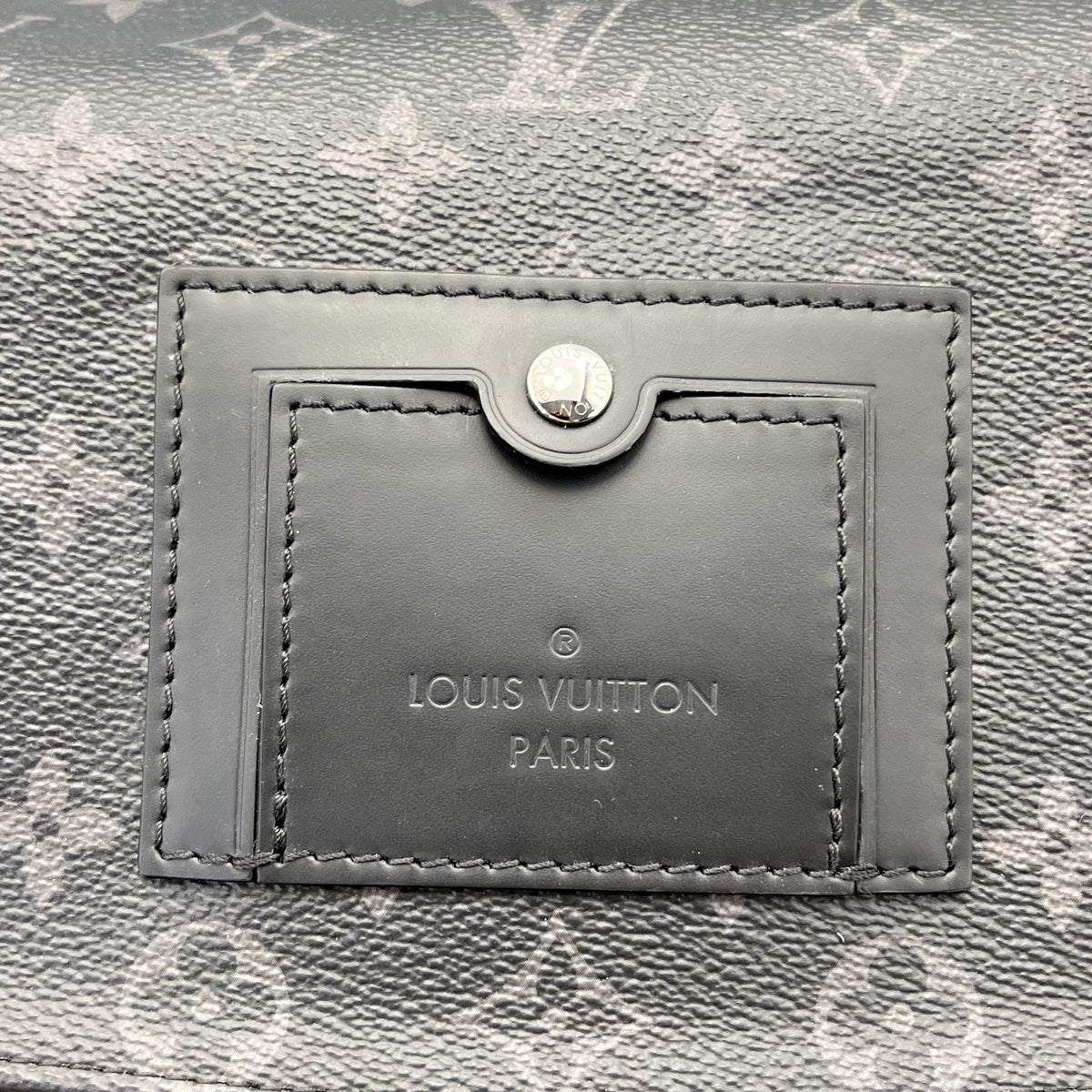 Louis Vuitton - Voyager Messenger - Synthetic - Black