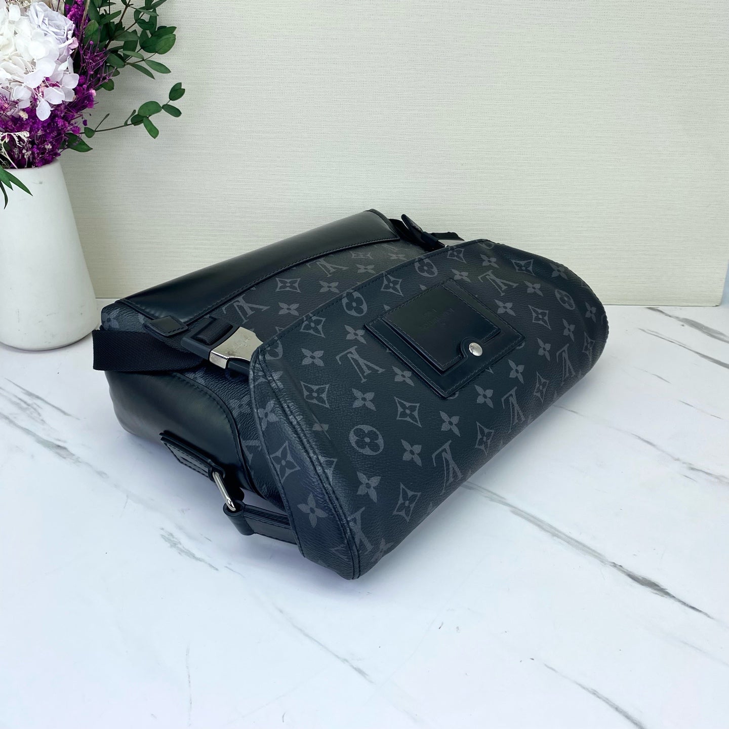 Louis Vuitton - Voyager - Synthetic - Black - (medium)
