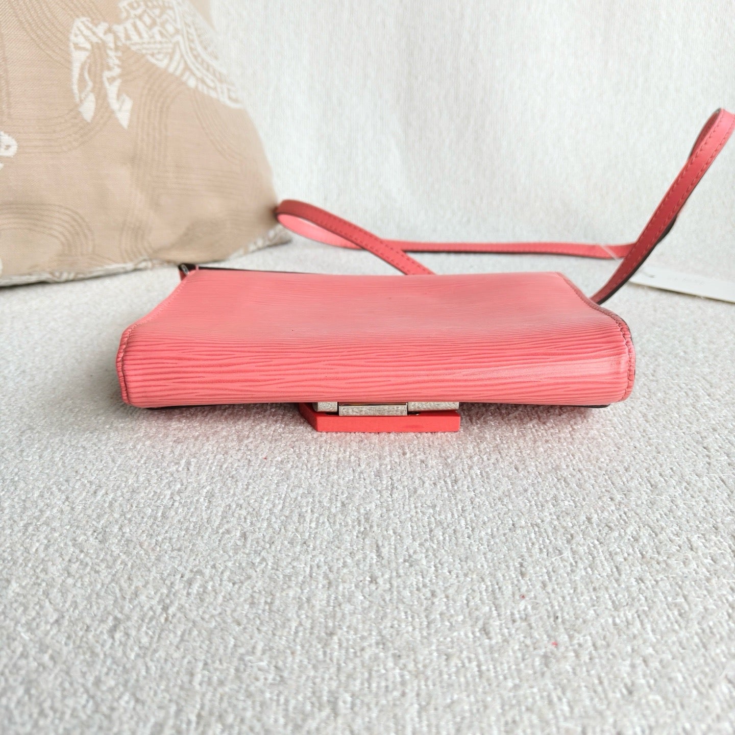 Louis Vuitton - Wallet on Chain (WOC) - Epi leather - Pink - (mini)