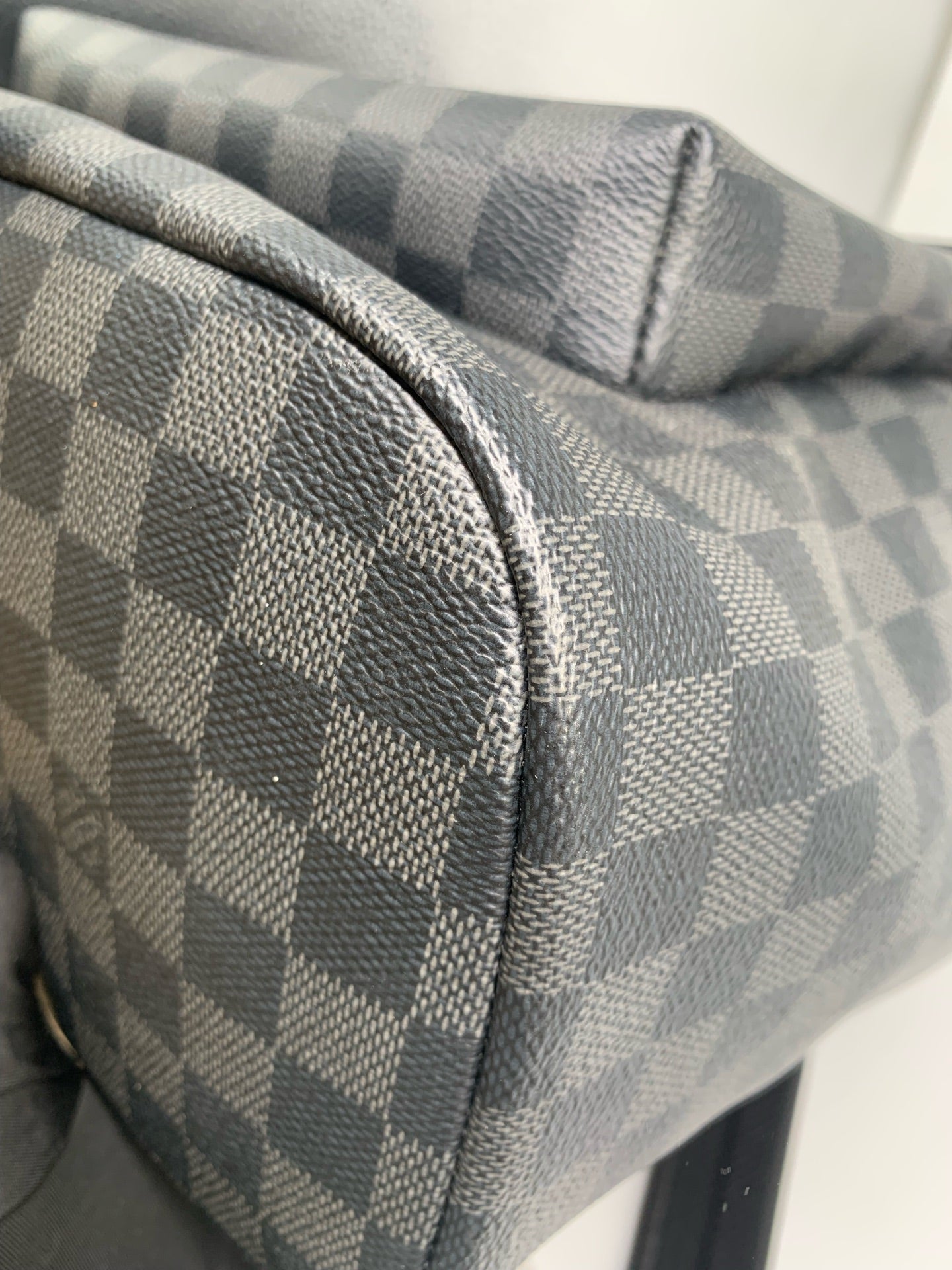 Louis Vuitton - Zack - Synthetic - Grey - (medium)