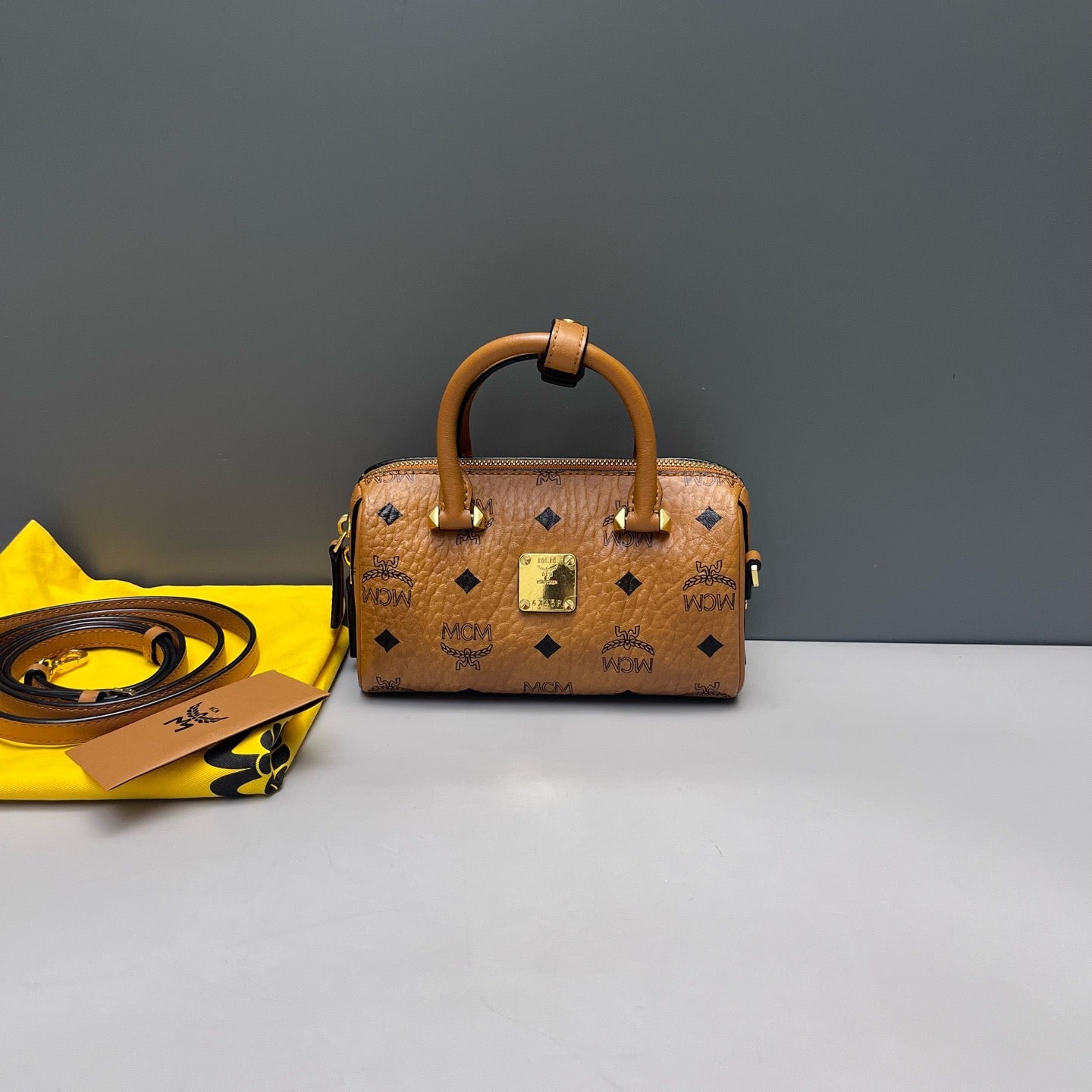 MCM - Boston Bag Mini - Leather - Brown - (mini)