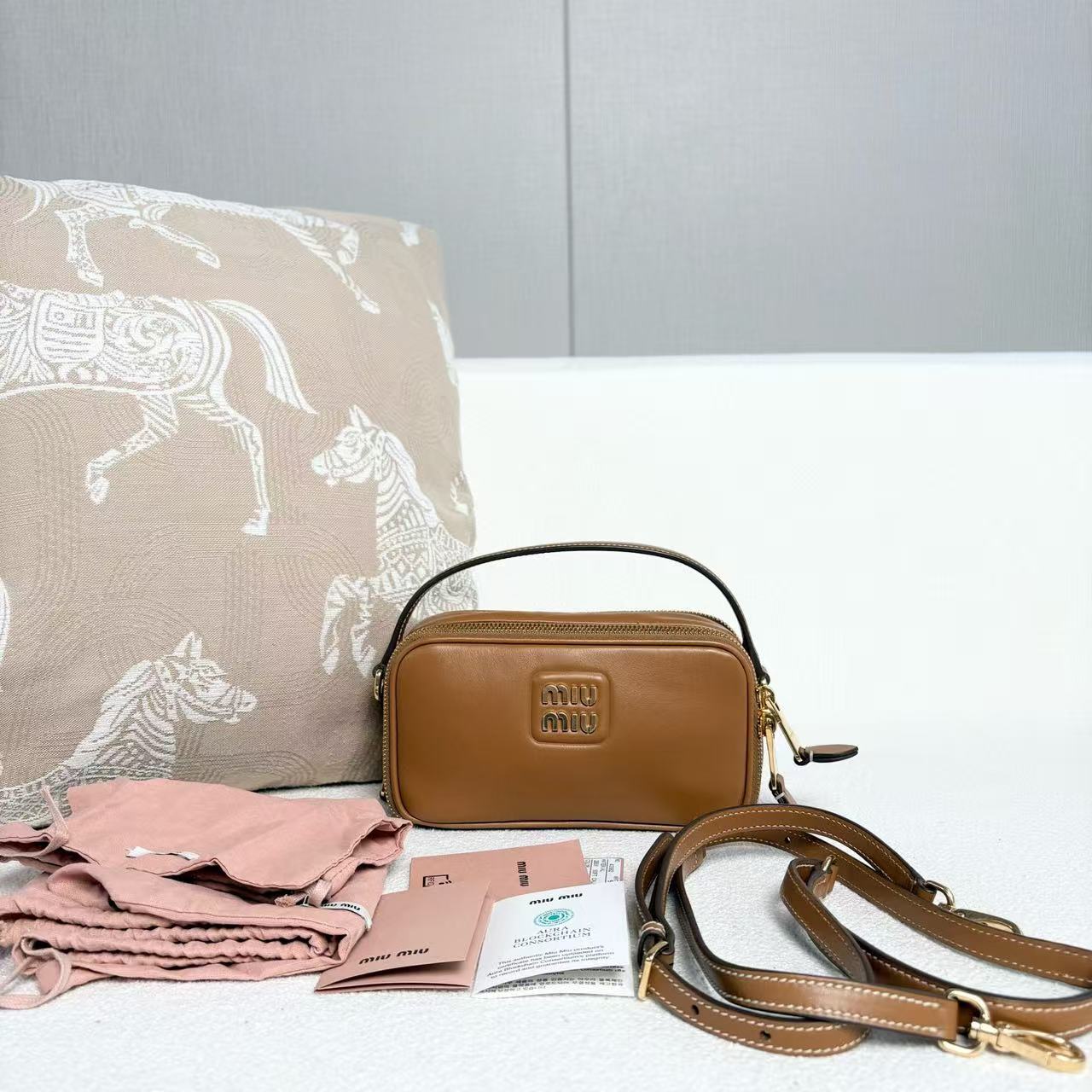 Miu Miu - Camera Bag - Lambskin leather - Brown - (mini)